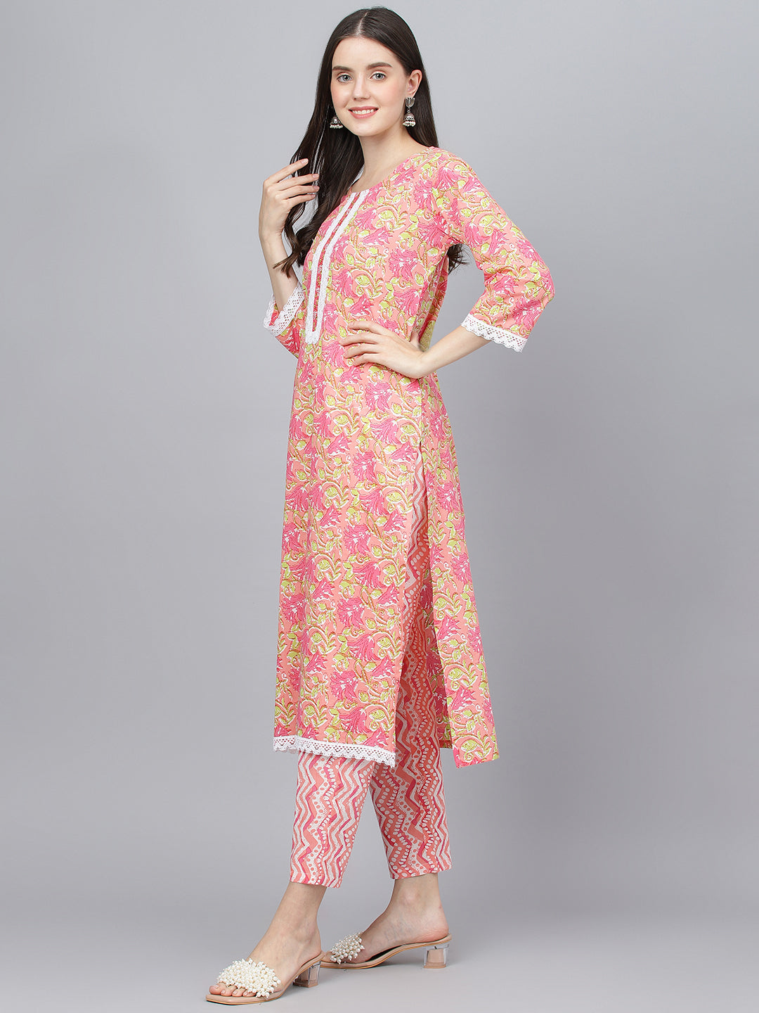 Women's Peach Floral Printed Kurta Pant set With Dupatta - Taantav