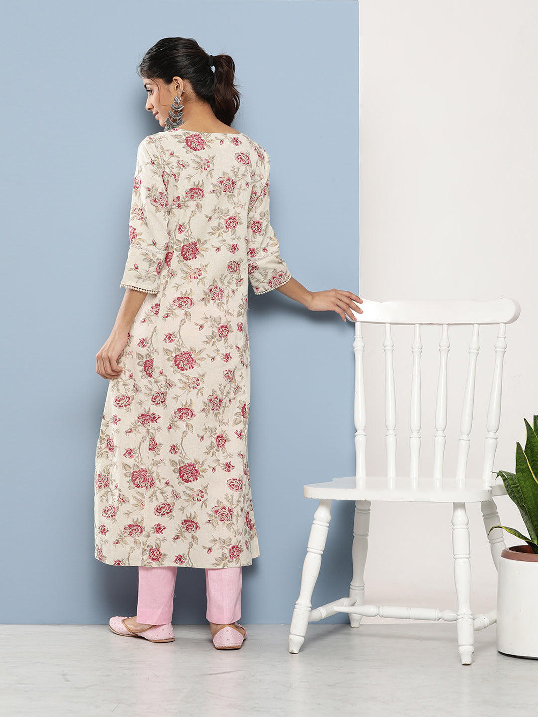 Women's Off White Floral Printed Cotton Kurta - Taantav