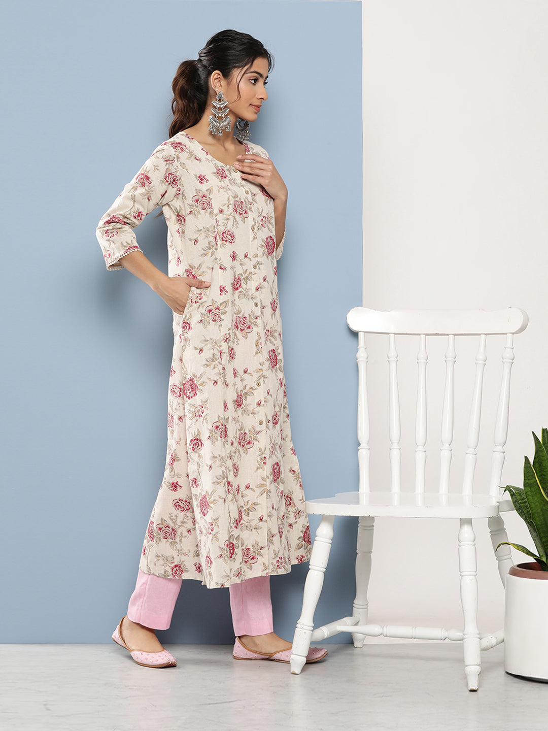 Women's Off White Floral Printed Cotton Kurta - Taantav