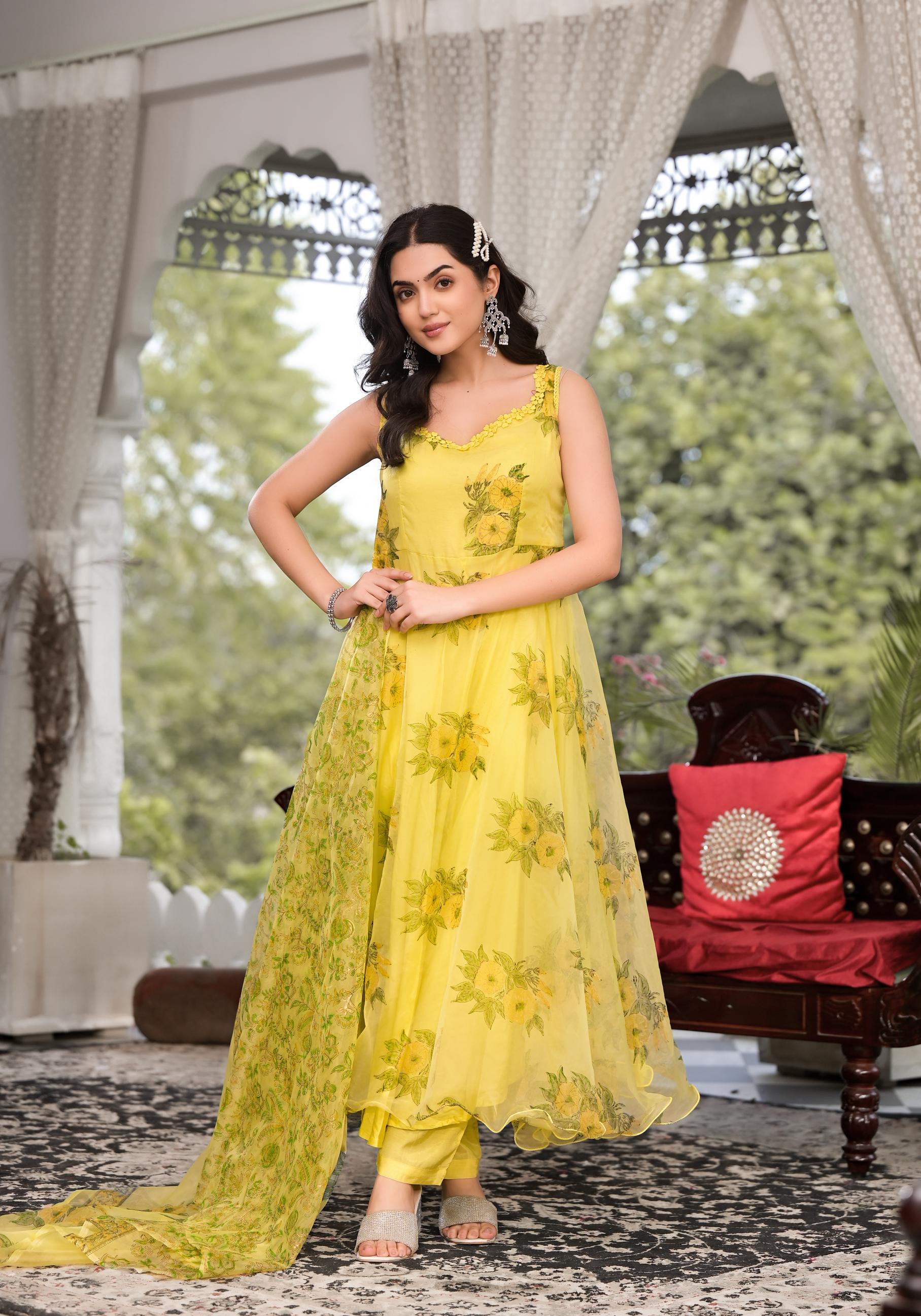 Women's Light Yellow Hand Painted Floral Organza Anarkali Kurta Pant Set with Dupatta - Taantav