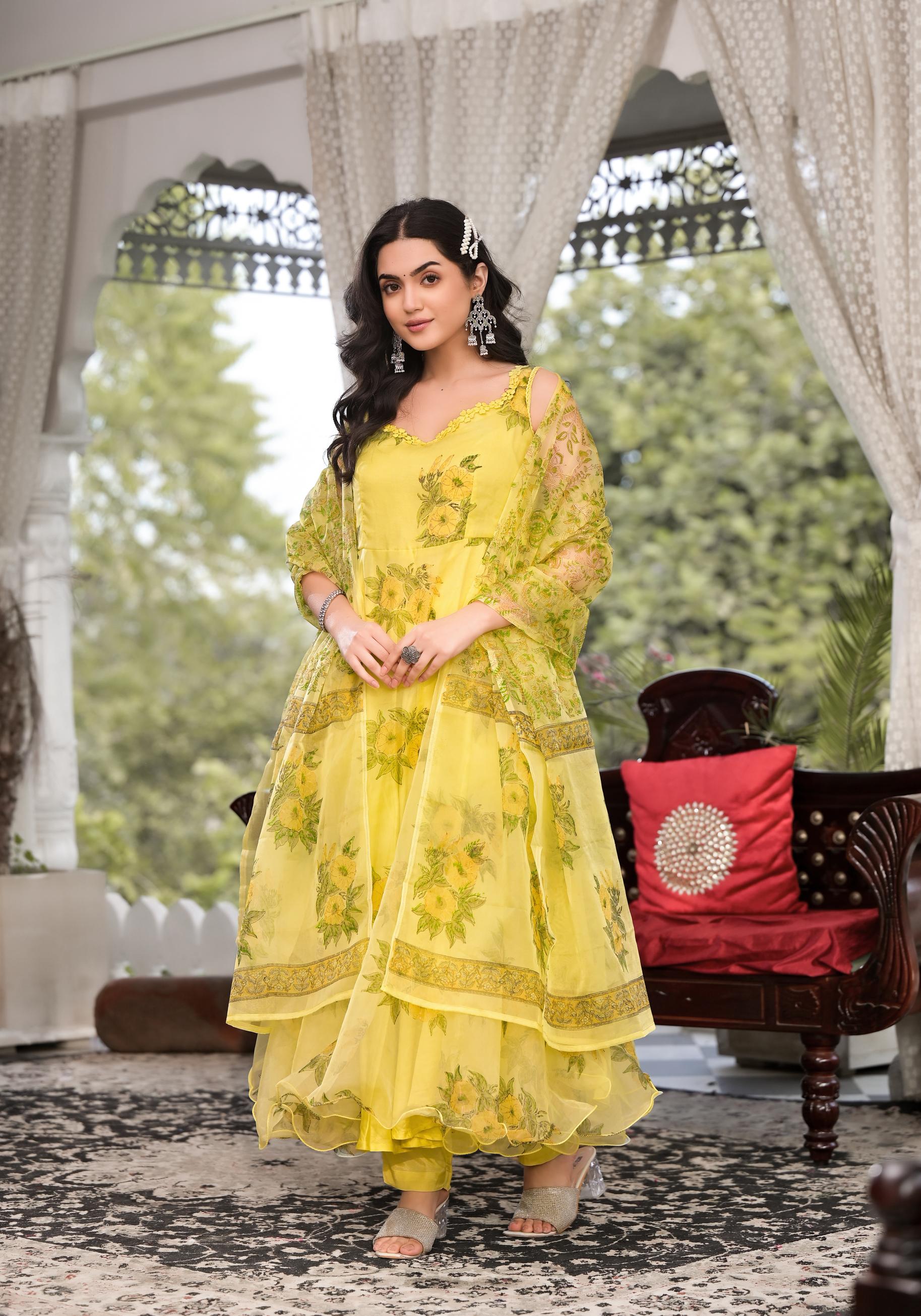 Women's Light Yellow Hand Painted Floral Organza Anarkali Kurta Pant Set with Dupatta - Taantav