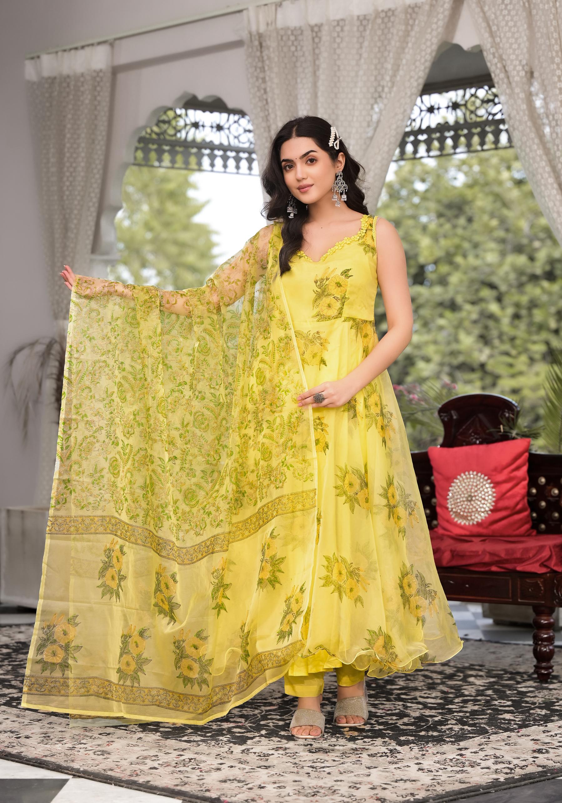 Women's Light Yellow Hand Painted Floral Organza Anarkali Kurta Pant Set with Dupatta - Taantav