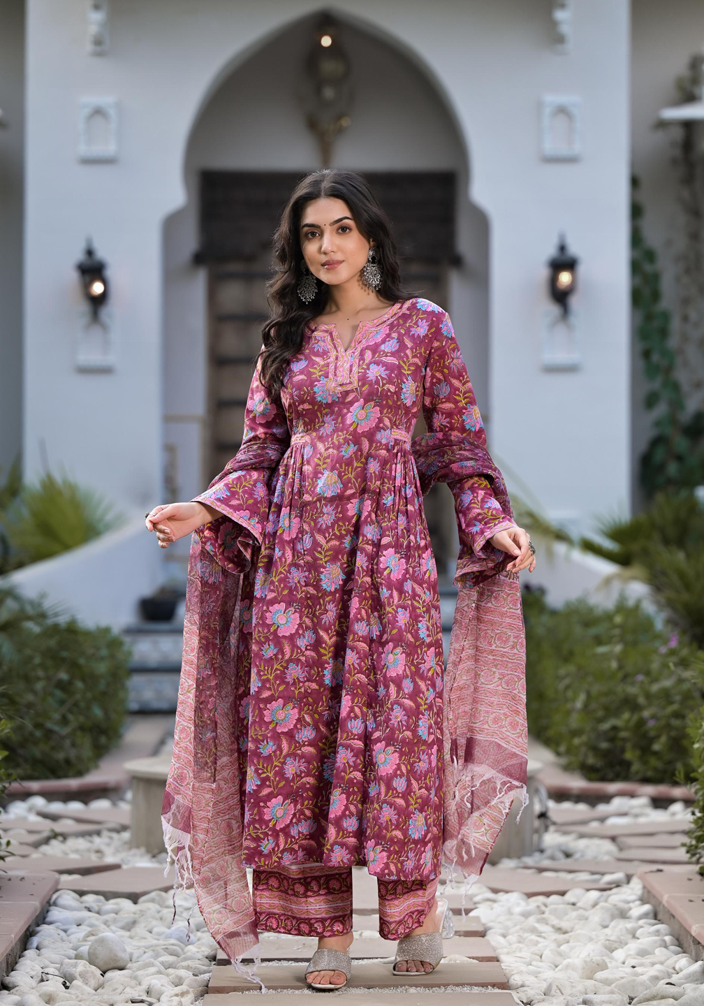 Women's Magenta Hand Block Floral Printed Cotton Kurta Set - Taantav