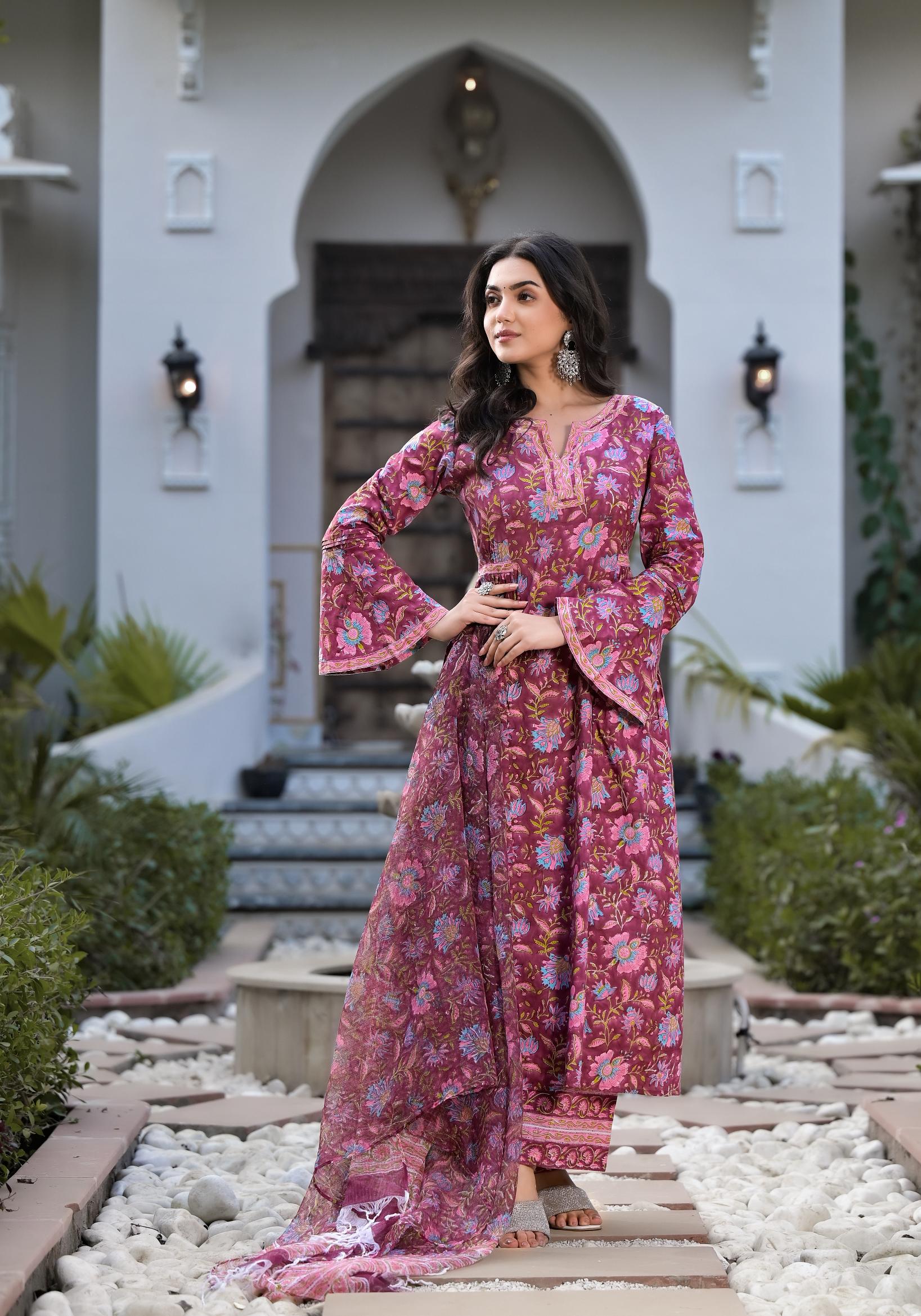 Women's Magenta Hand Block Floral Printed Cotton Kurta Set - Taantav