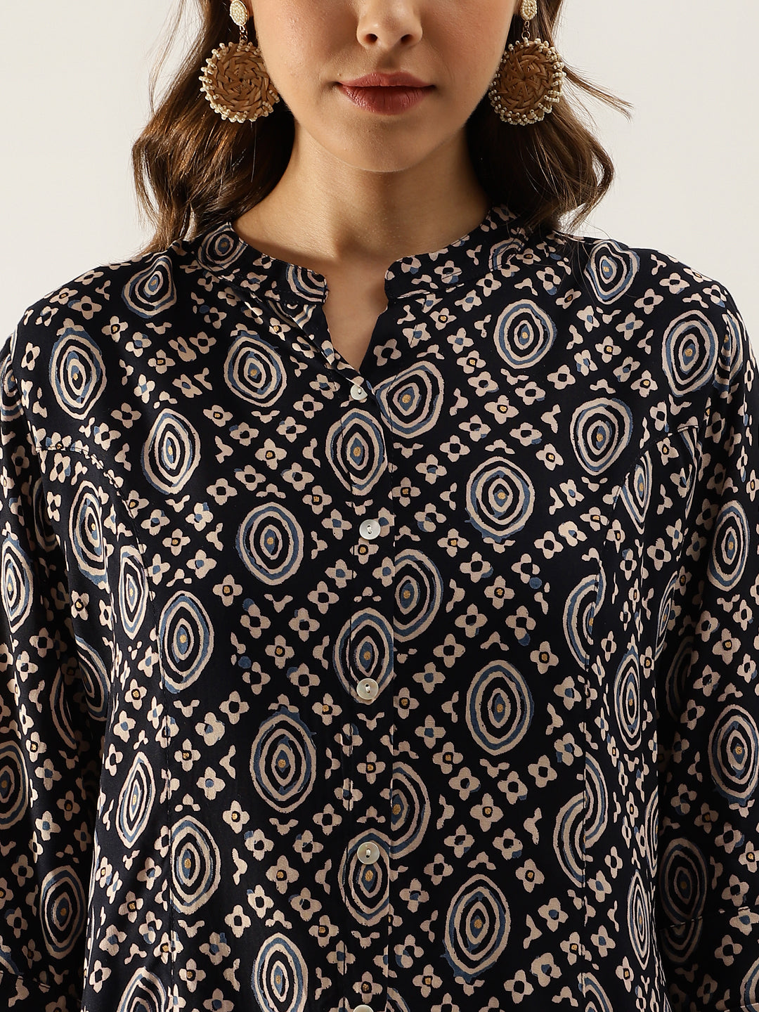 Women's Black Asymmetric Printed top - Taantav