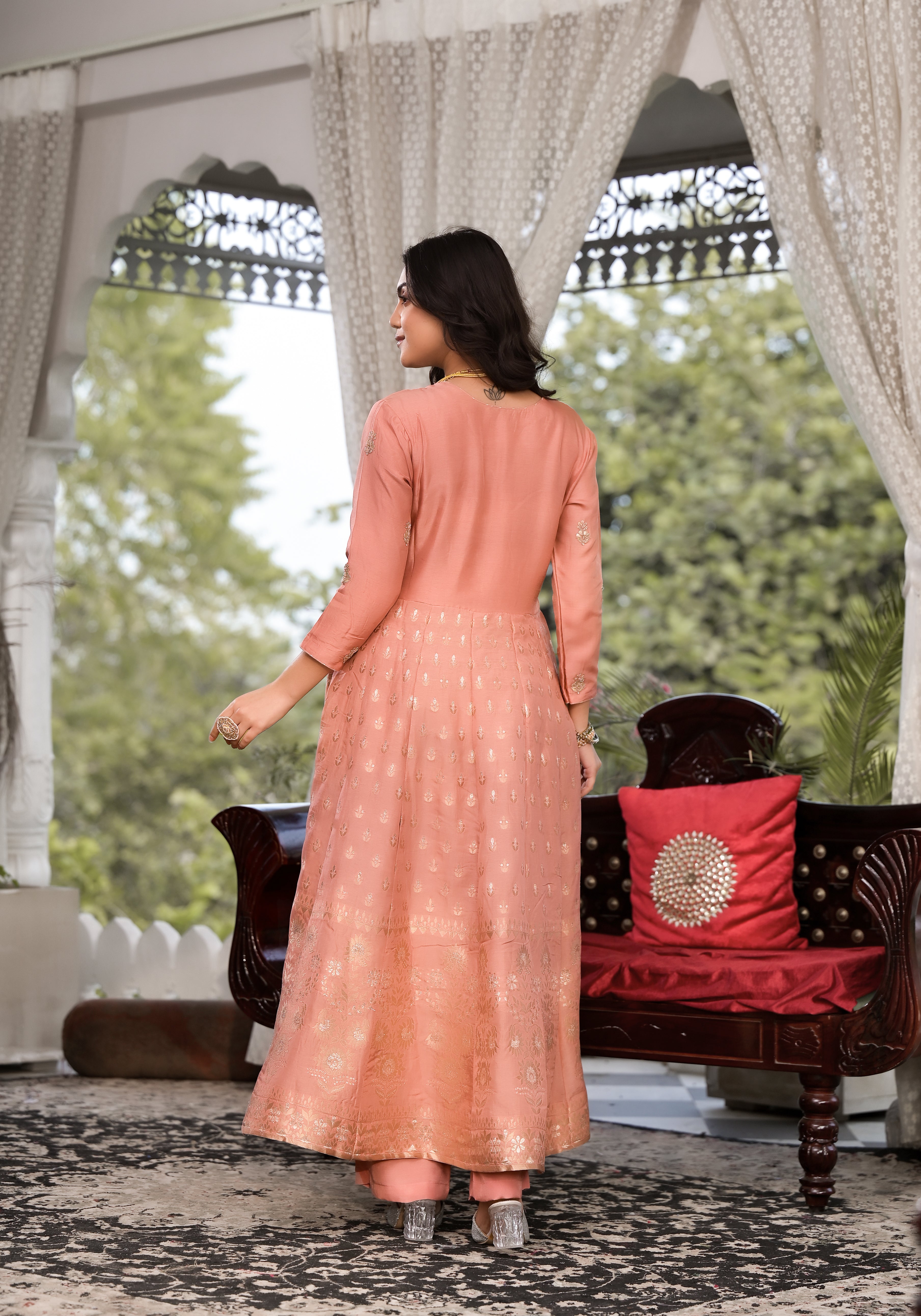 Women's Peach Zardozi Embroidered Banarsi Russian Silk Kurta Set with Banarsi Organza Dupatta - Taantav