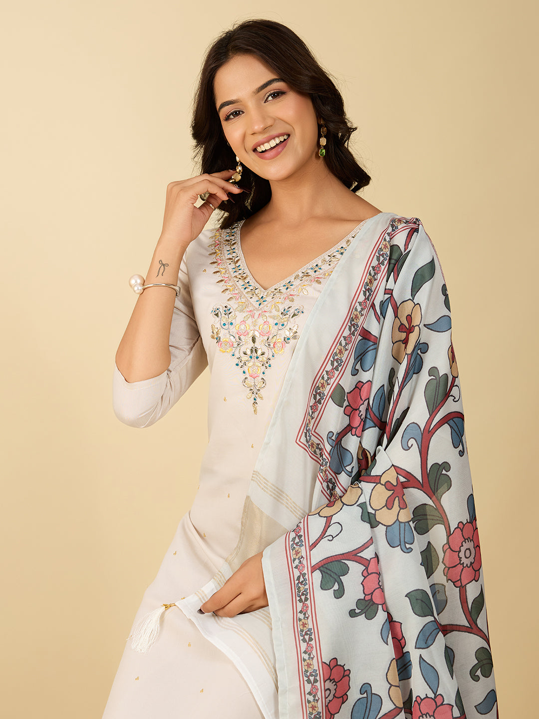 Women's Off White Viscose Chanderi Embroidery Worked V Shape Kurta Sets