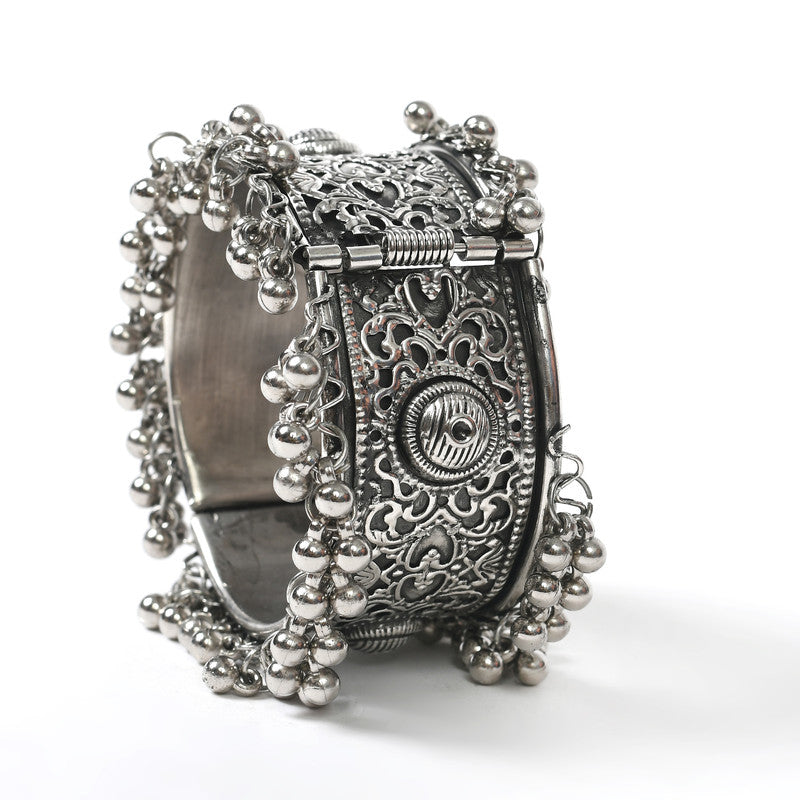 Women's Oxidised Silver-Plated Ghungroo Handcraft Bracelet