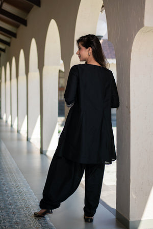 Color_Black