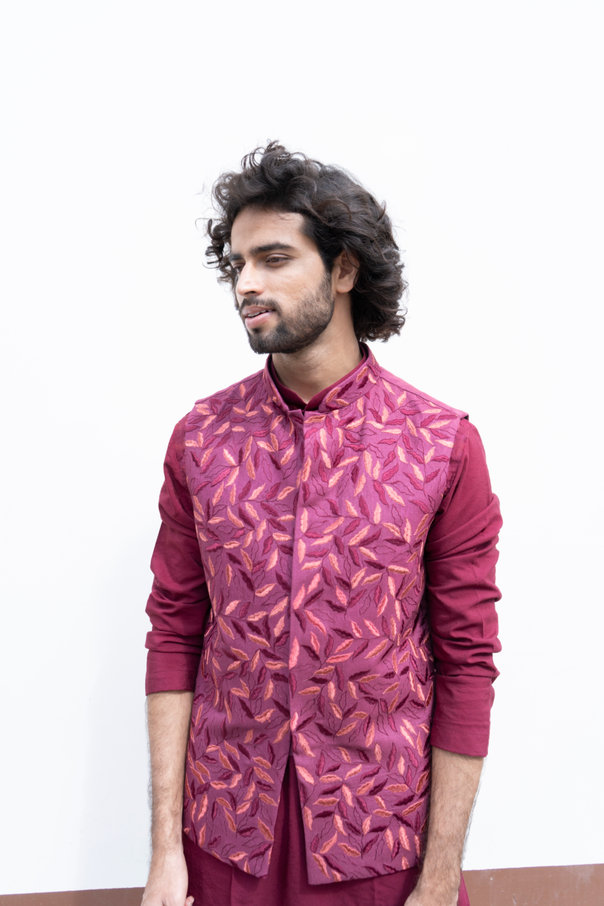 Men's Magenta Color Jacket With Kurta Pant Set - Hilo Design