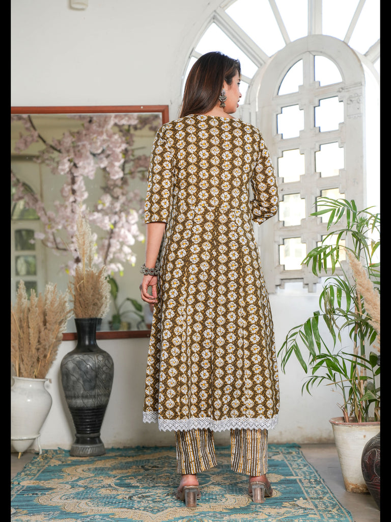 Color_Brown