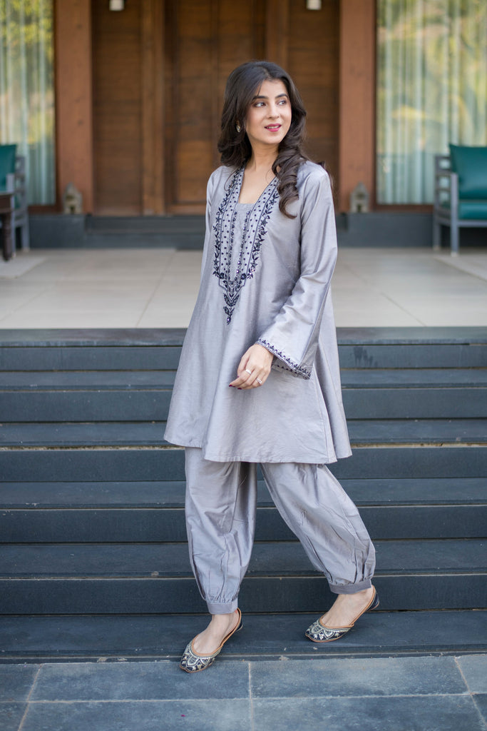 Color_Grey