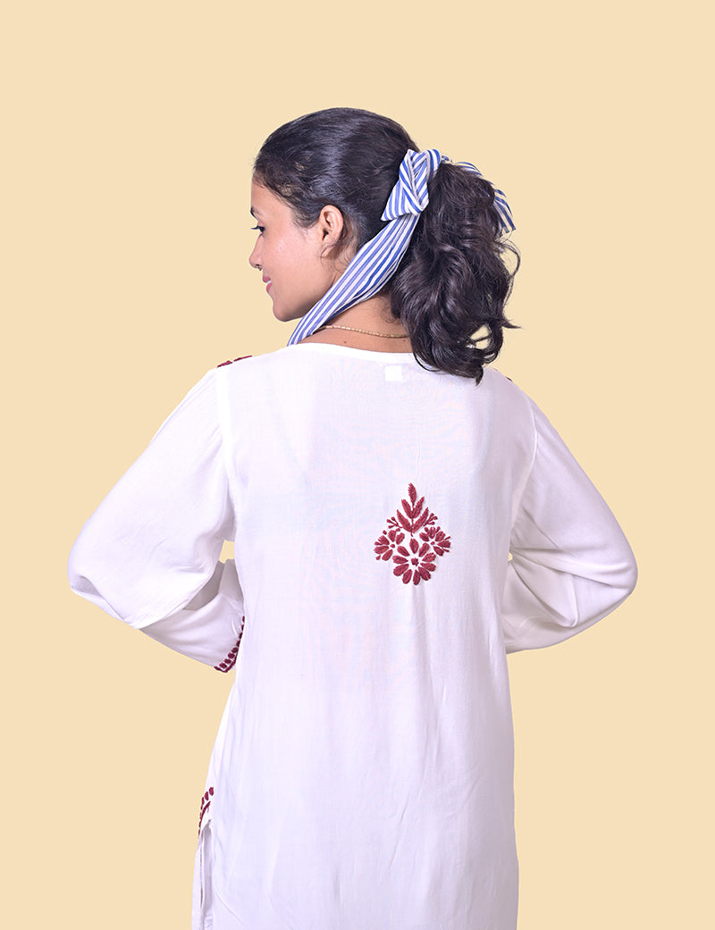 Women's Rayon Cotton White Mehroon Thread Chikankari Kurta