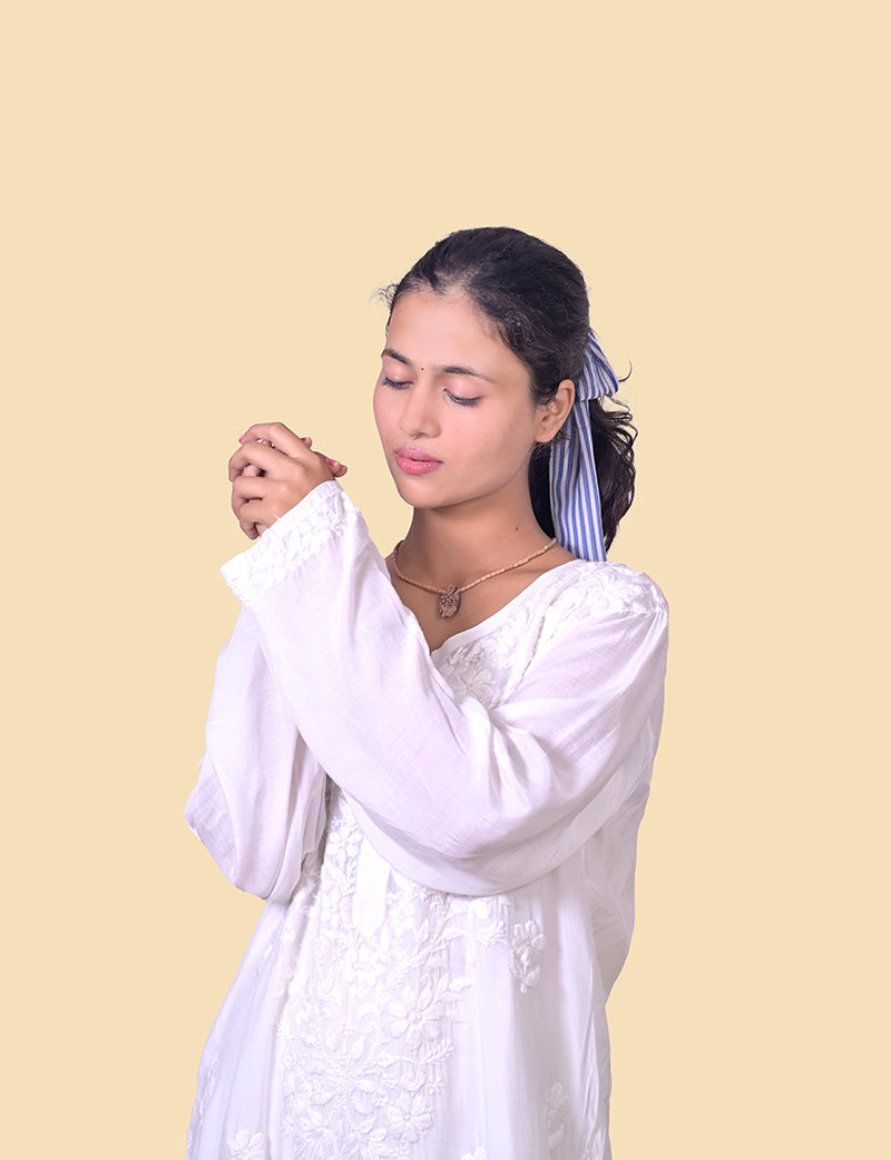 Women's Muslin White Aline Chikankari Kurta