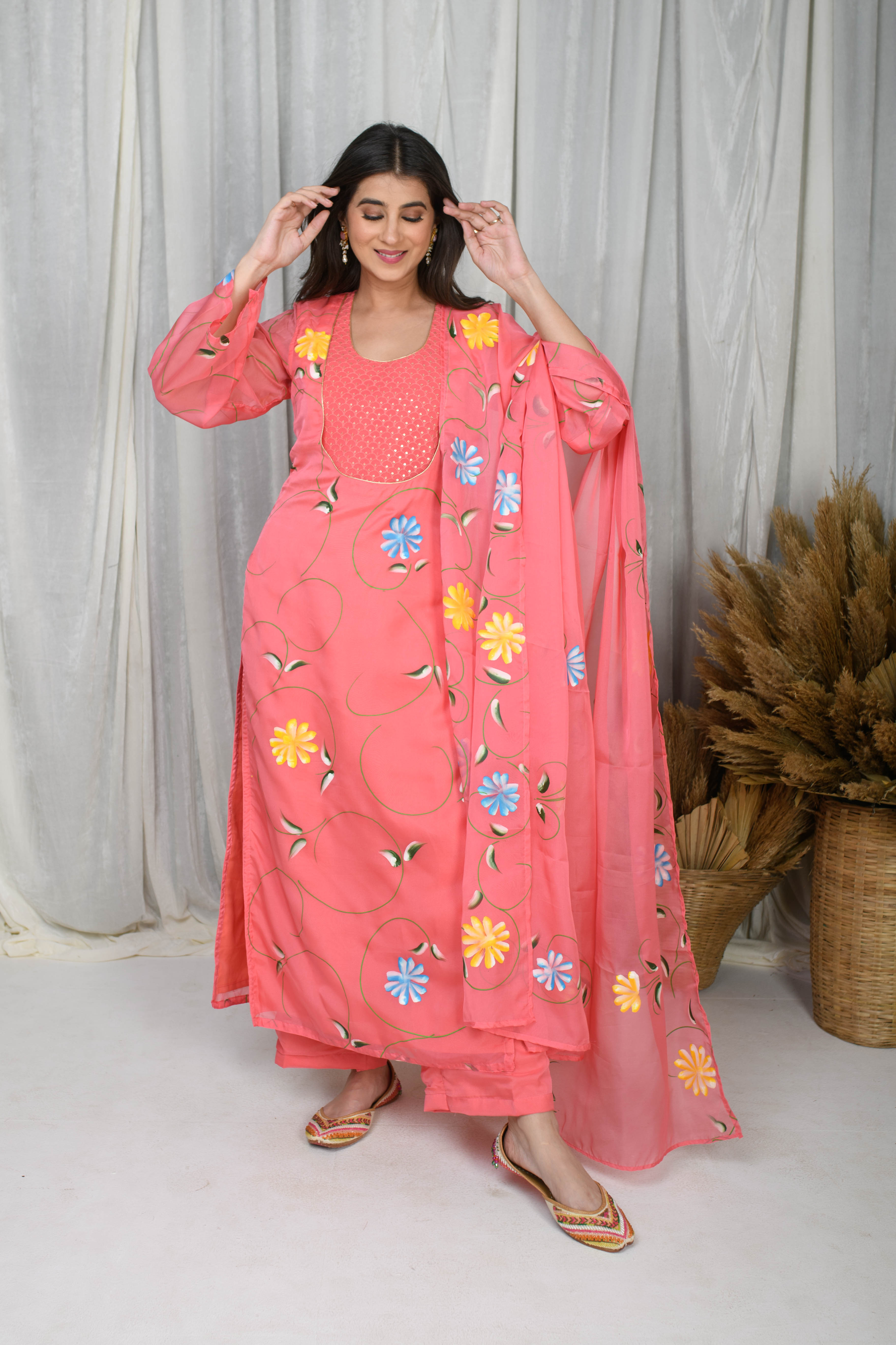 Women's Light Pink Embroidered Handpainted Kurta Set