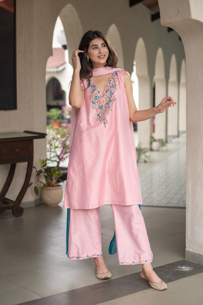 Women's Powder Pink Emb Kurta Set