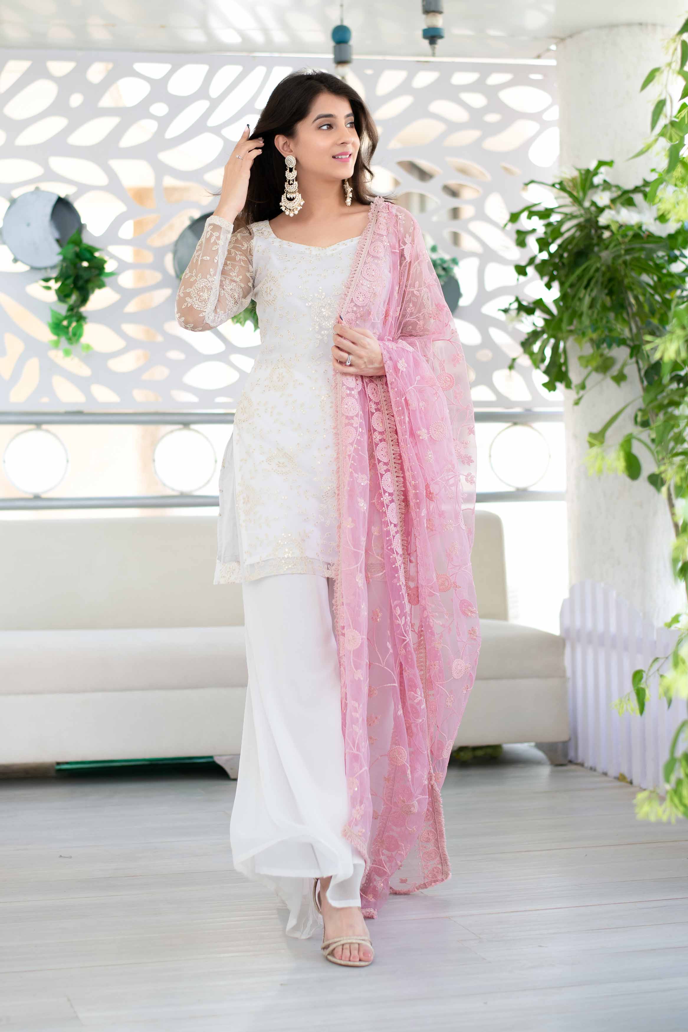 Women's White Palazzo Suit Set With Heavy Thread Work Pink Dupatta (3pcs Set)