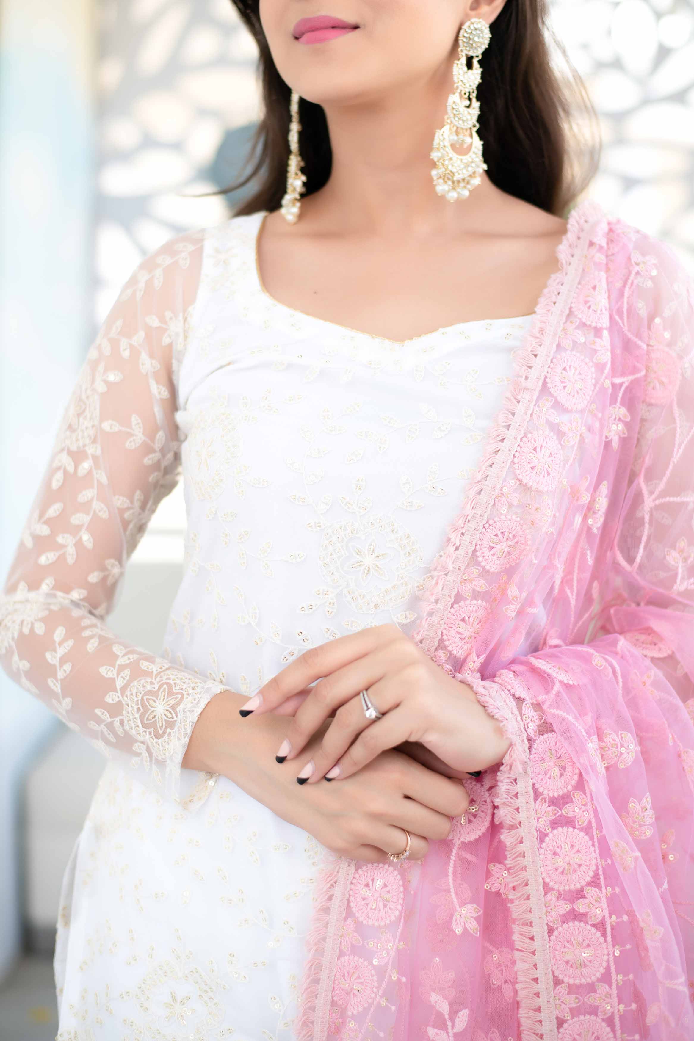 Women's White Palazzo Suit Set With Heavy Thread Work Pink Dupatta (3pcs Set)