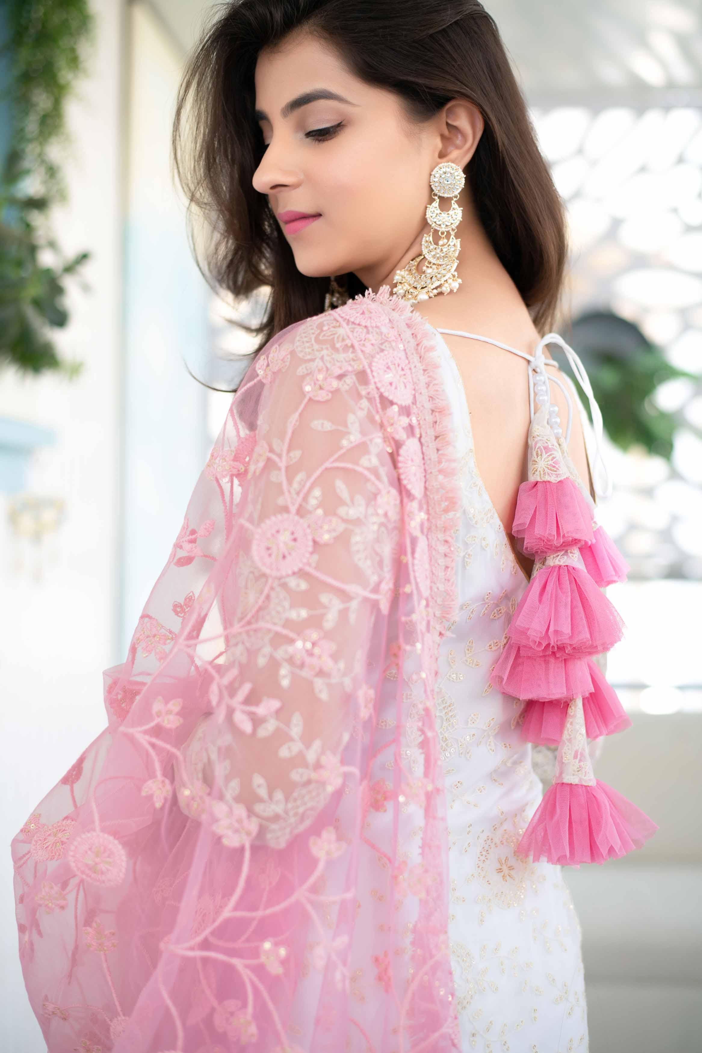 Women's White Palazzo Suit Set With Heavy Thread Work Pink Dupatta (3pcs Set)