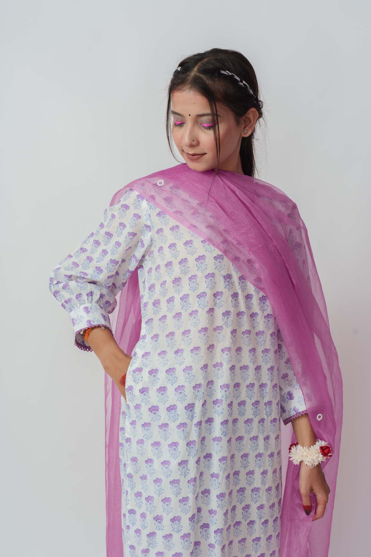 Wome's Light Purple Cotton Block Print And Sequins Details Kurta Set