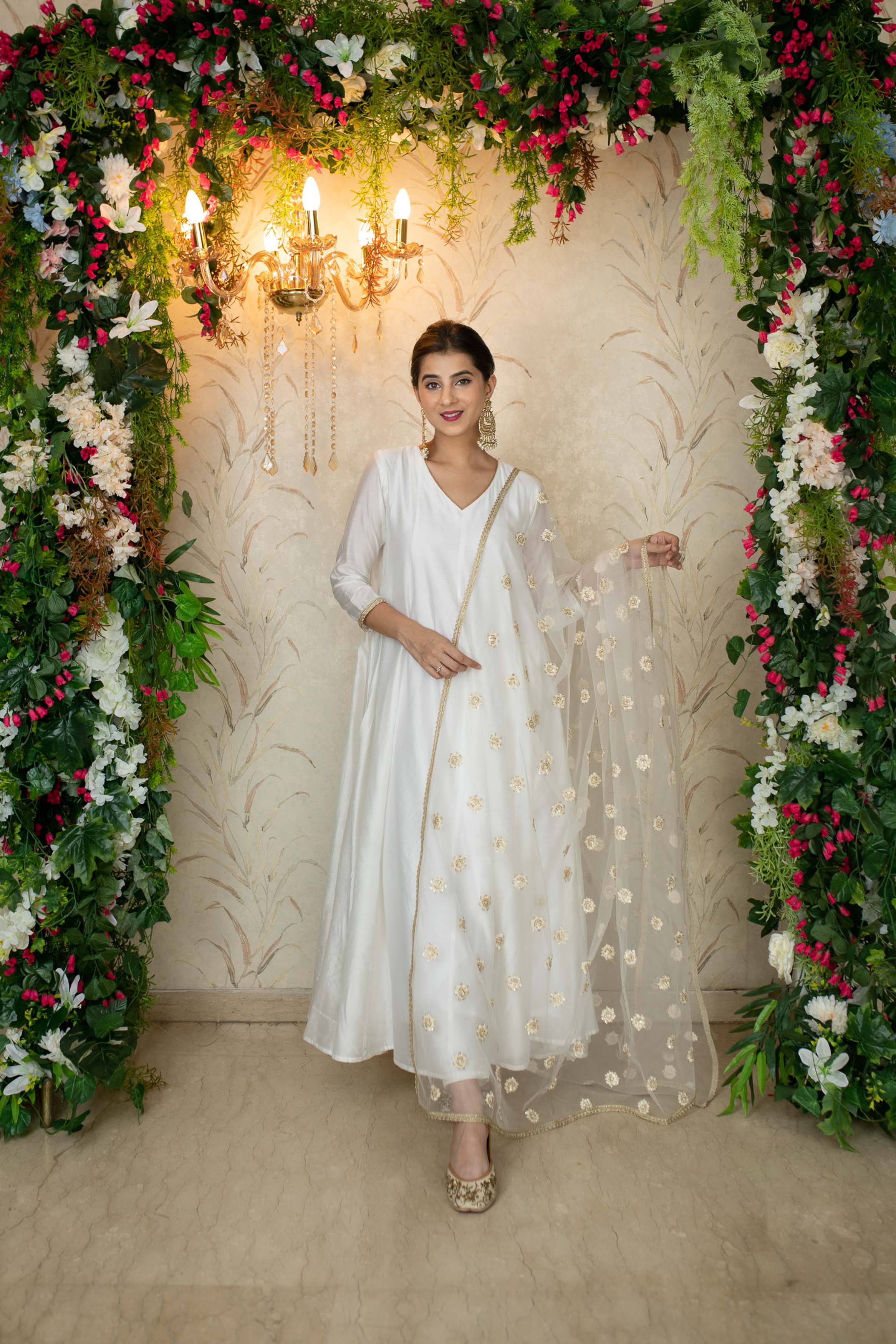 Women's White Chanderi Anarkali With Thread Work Dupatta