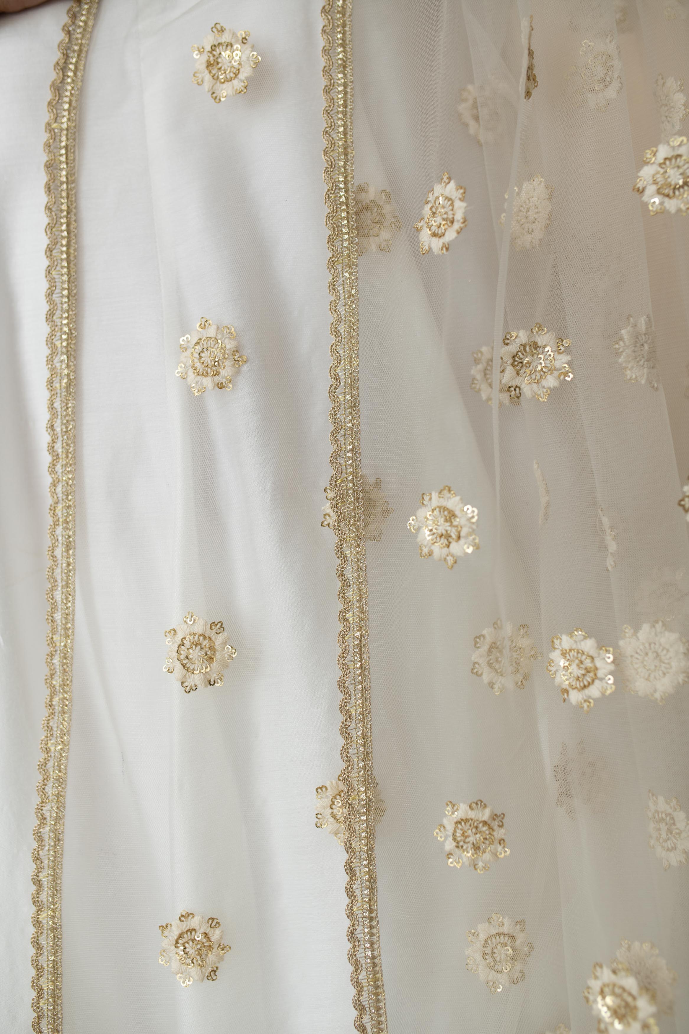 Women's White Chanderi Anarkali With Thread Work Dupatta