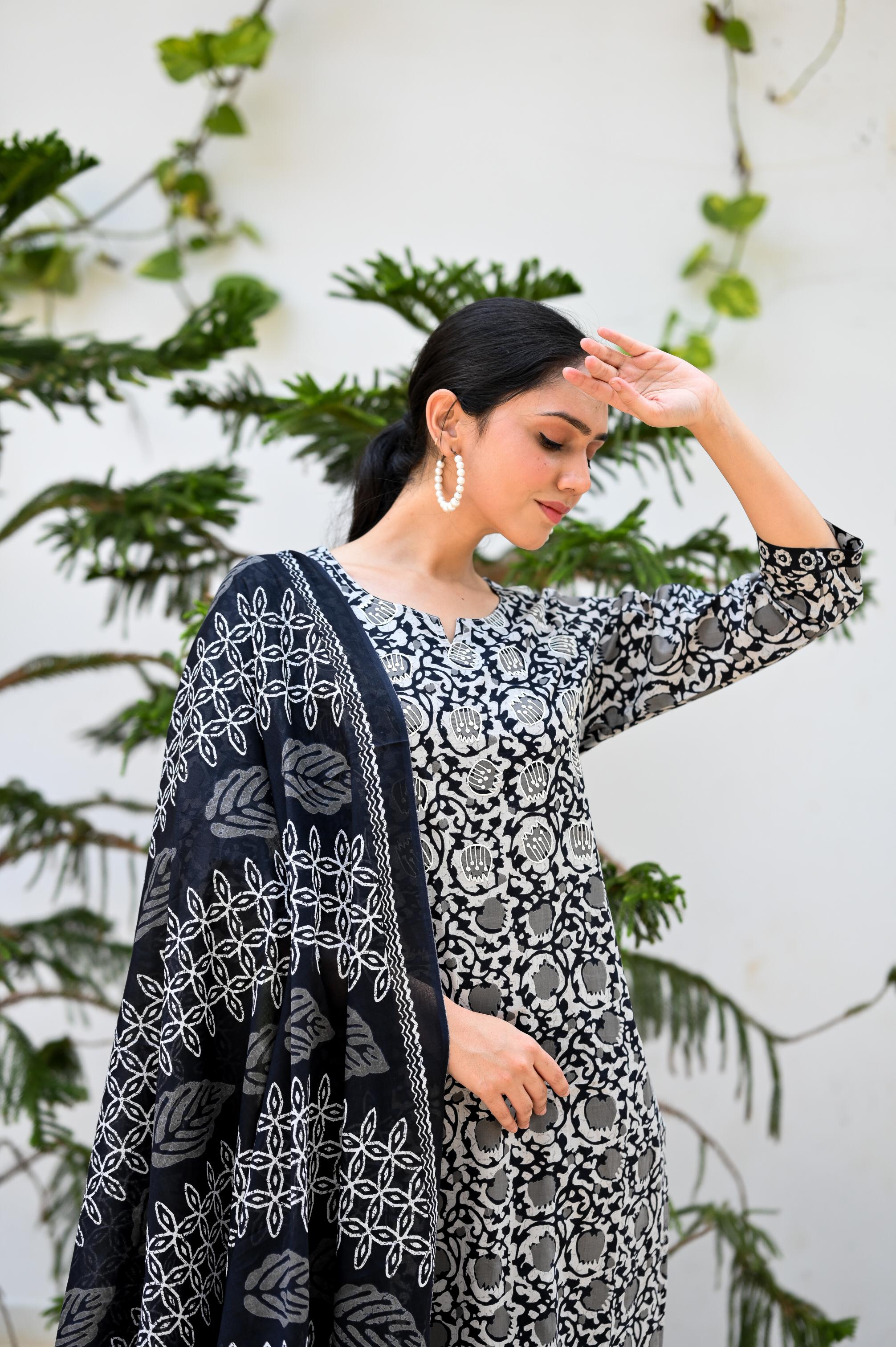 Women's Black Floral Embroidered Cotton Kurta Set With Dupatta-Benaaz