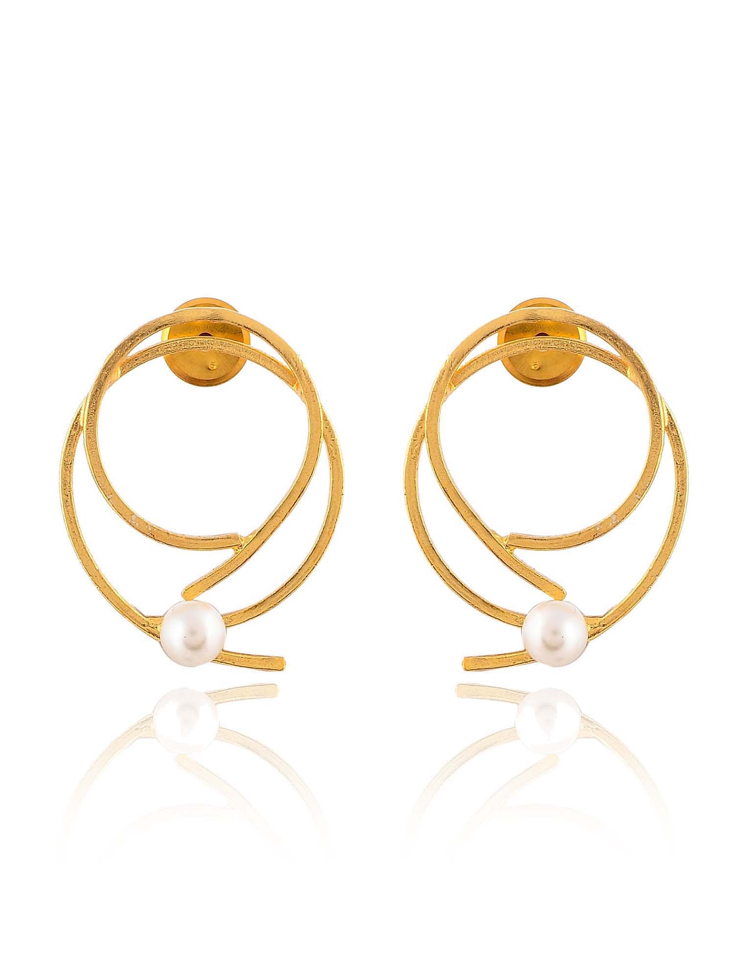 Women's Sophisticated Pearl Earrings