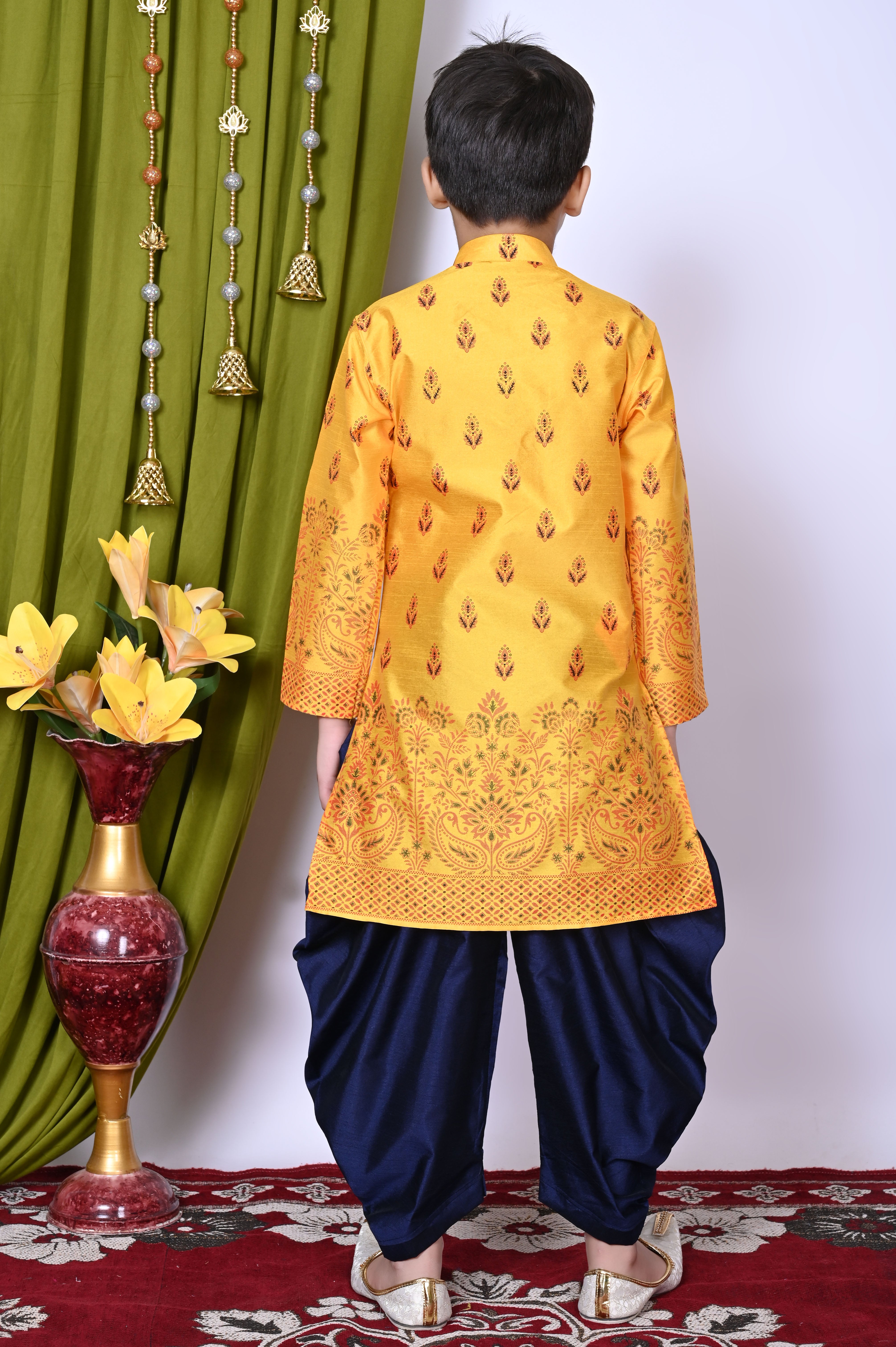 Color_YELLOW