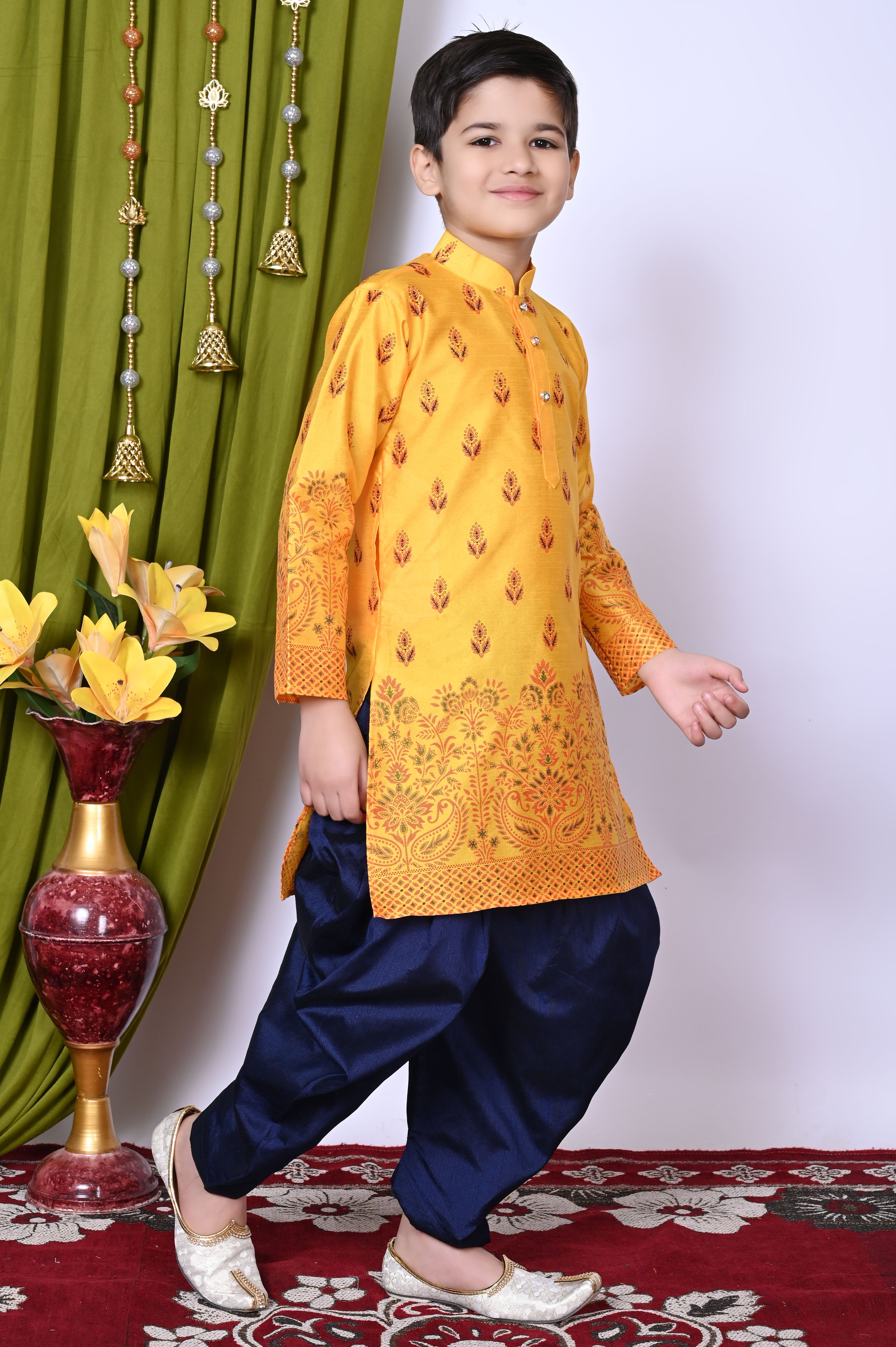 Color_YELLOW