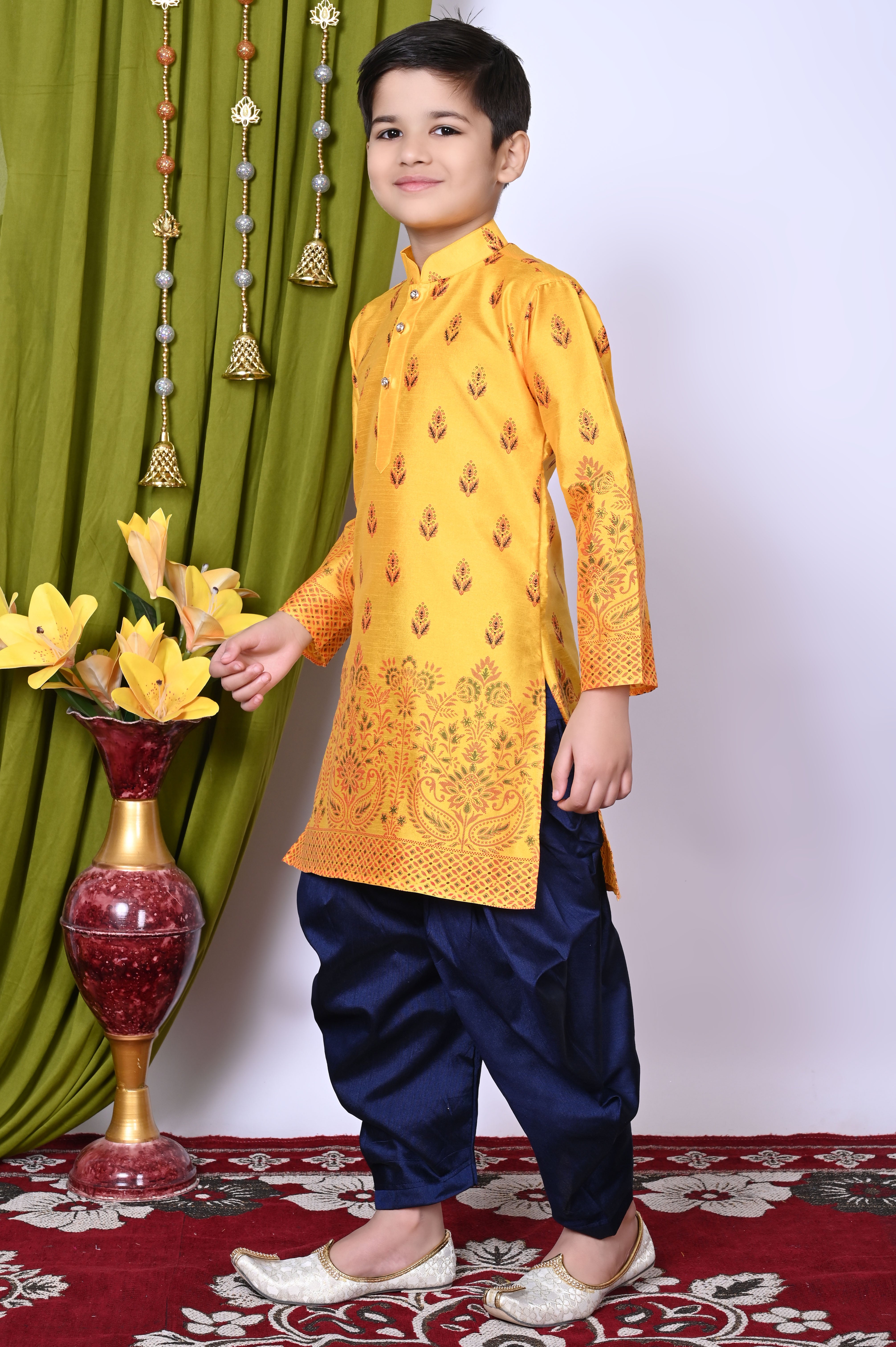 Color_YELLOW