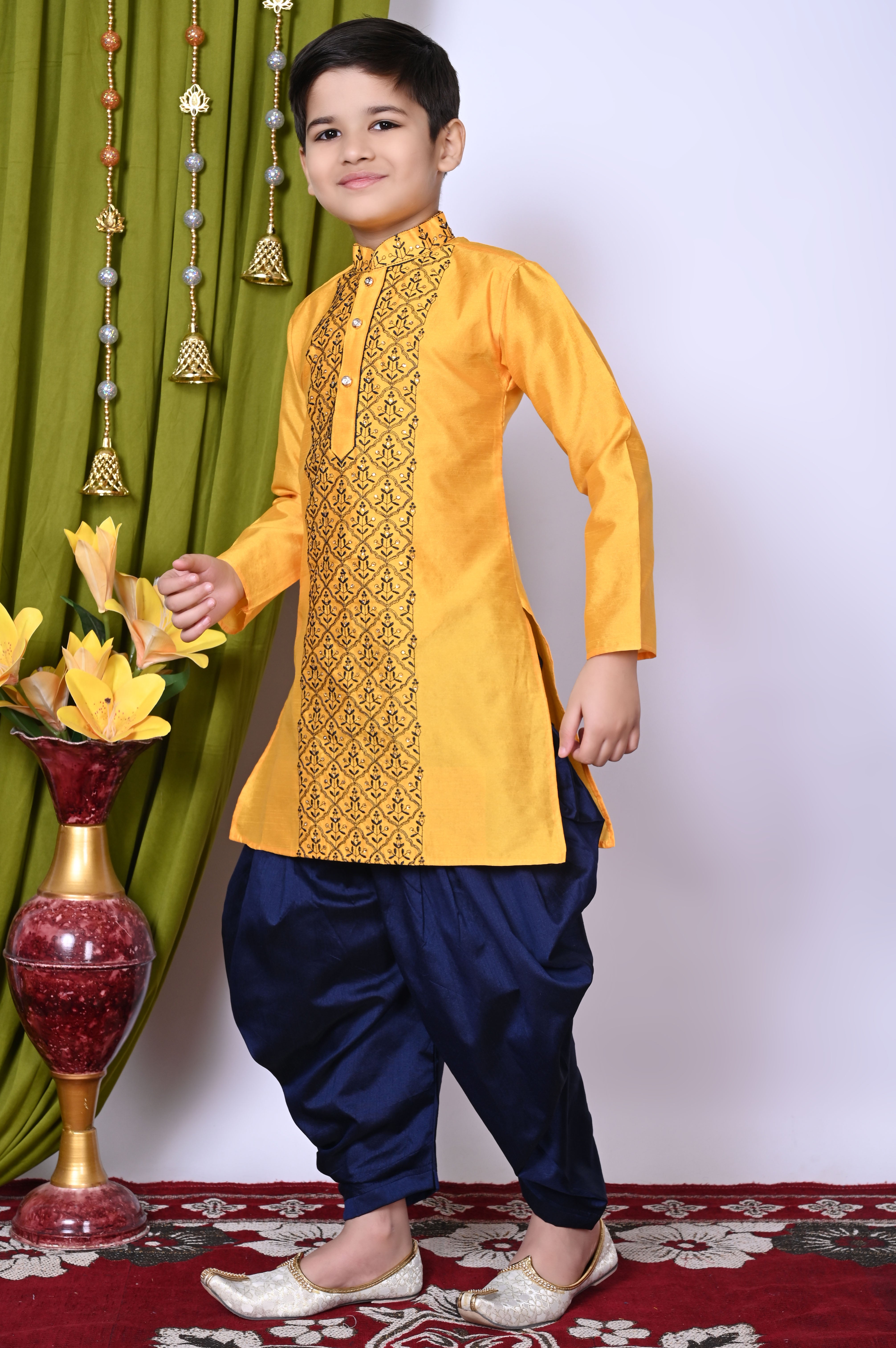 Color_YELLOW