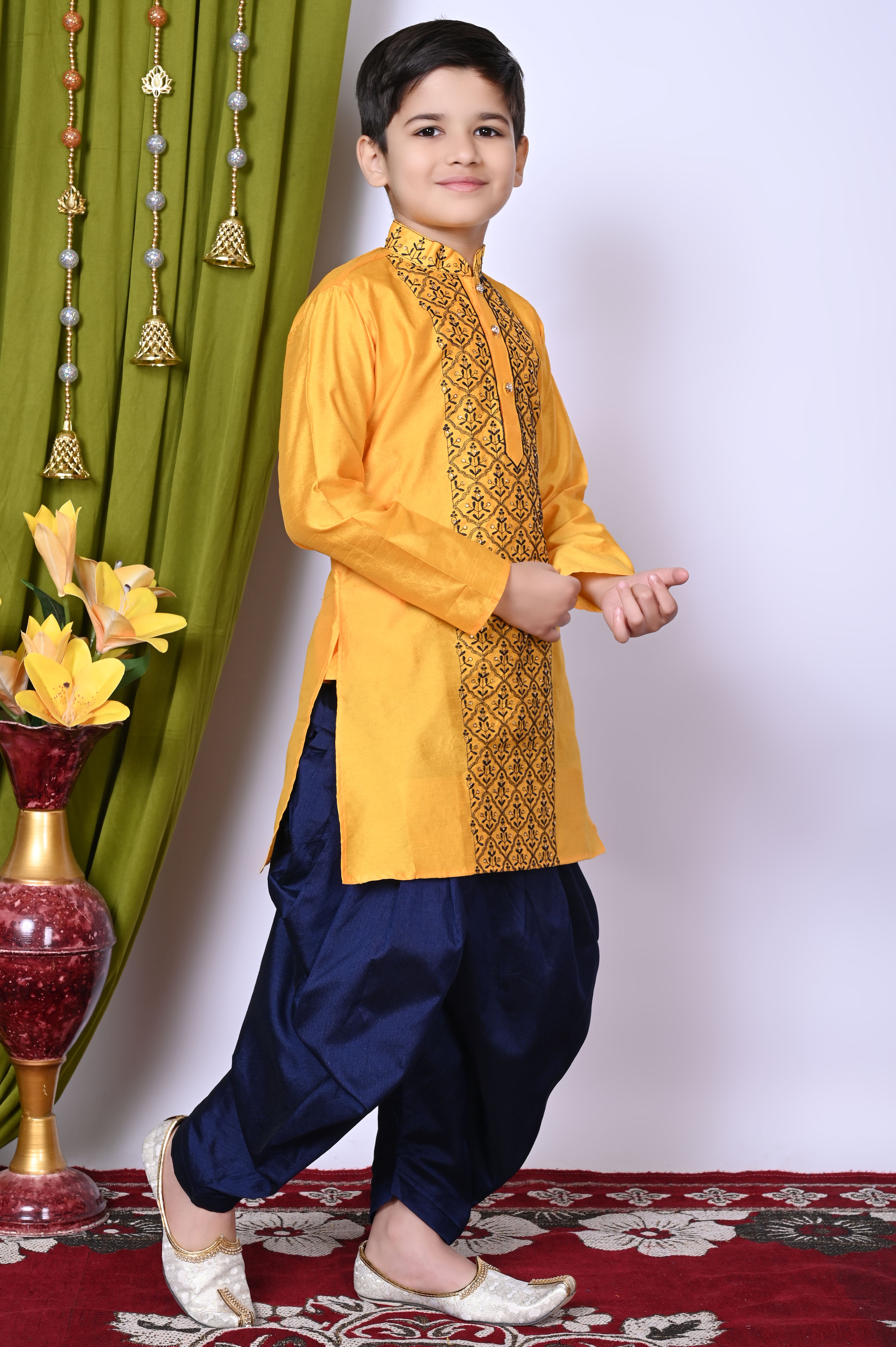 Color_YELLOW