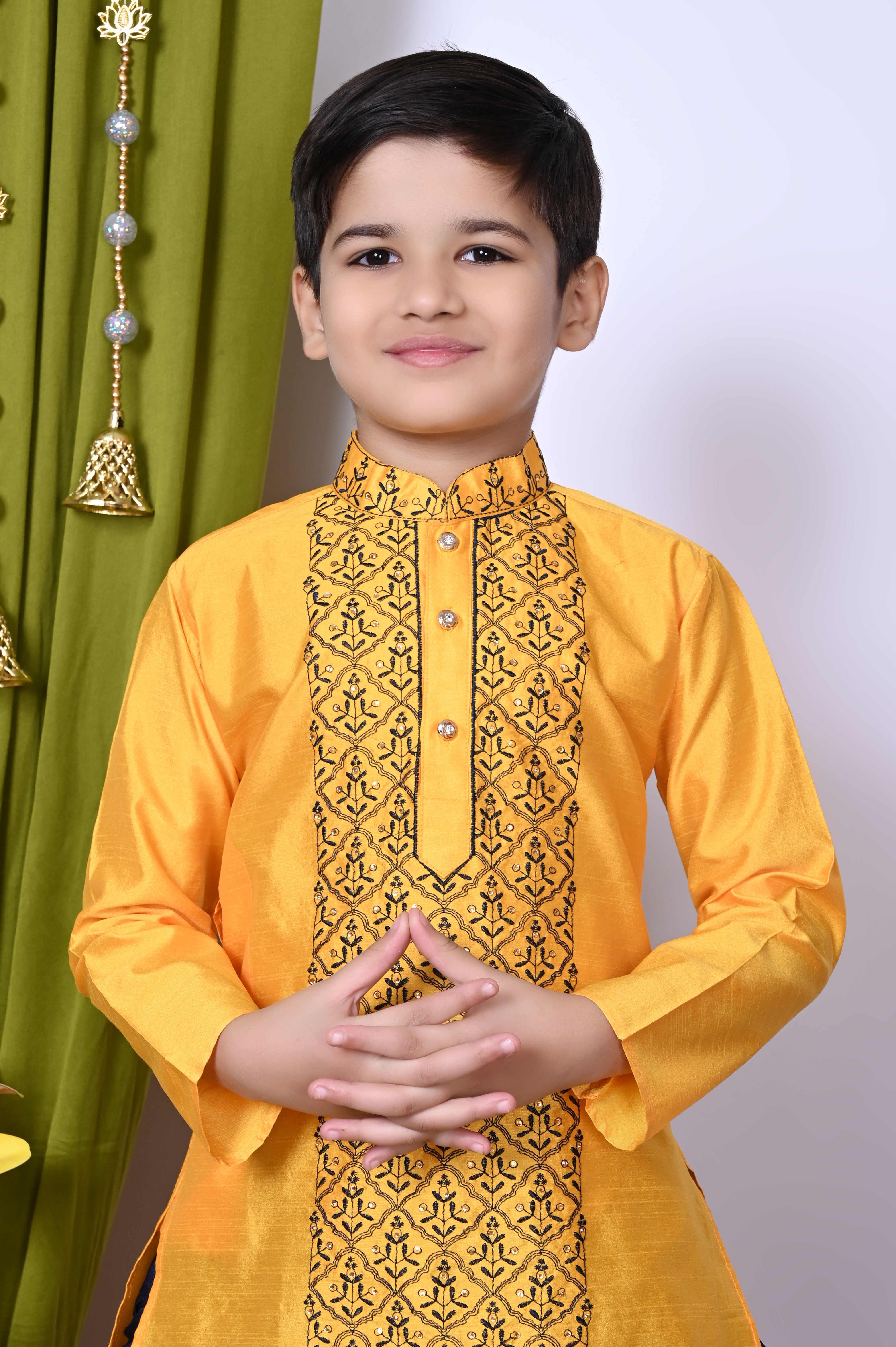 Color_YELLOW