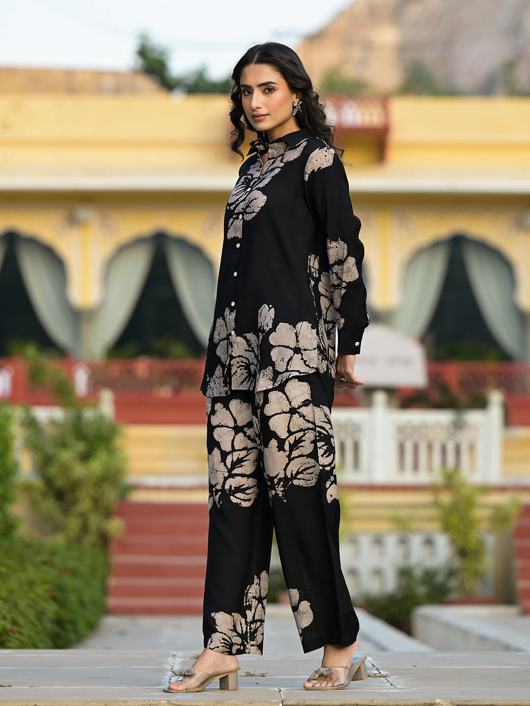 Women's Black Hand Painted Muslin Co-ord Set - Taantav