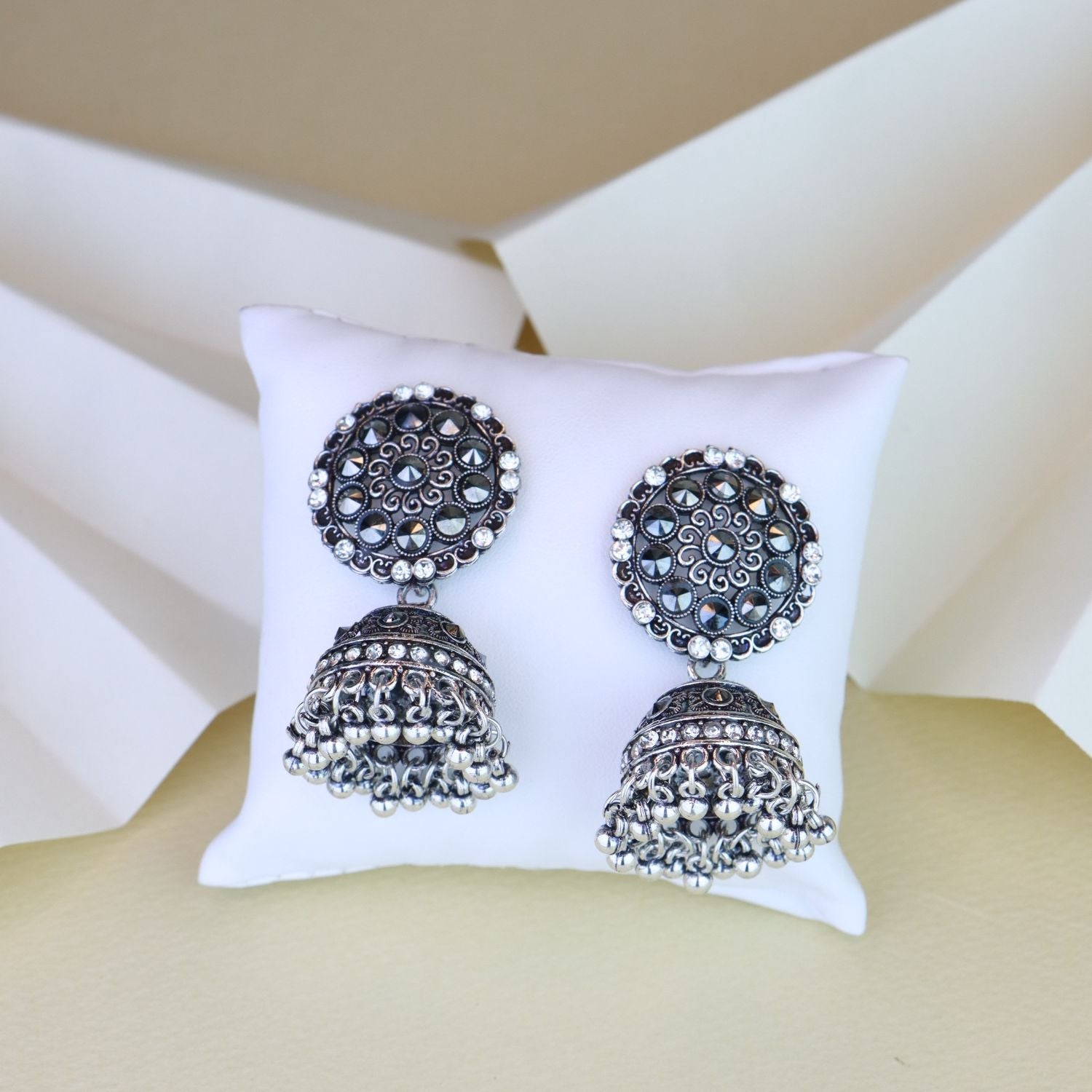 Women's 18K Silver Oxidised Traditional Kundan & Stone Studded Jhumka Earrings (E3062Ox)