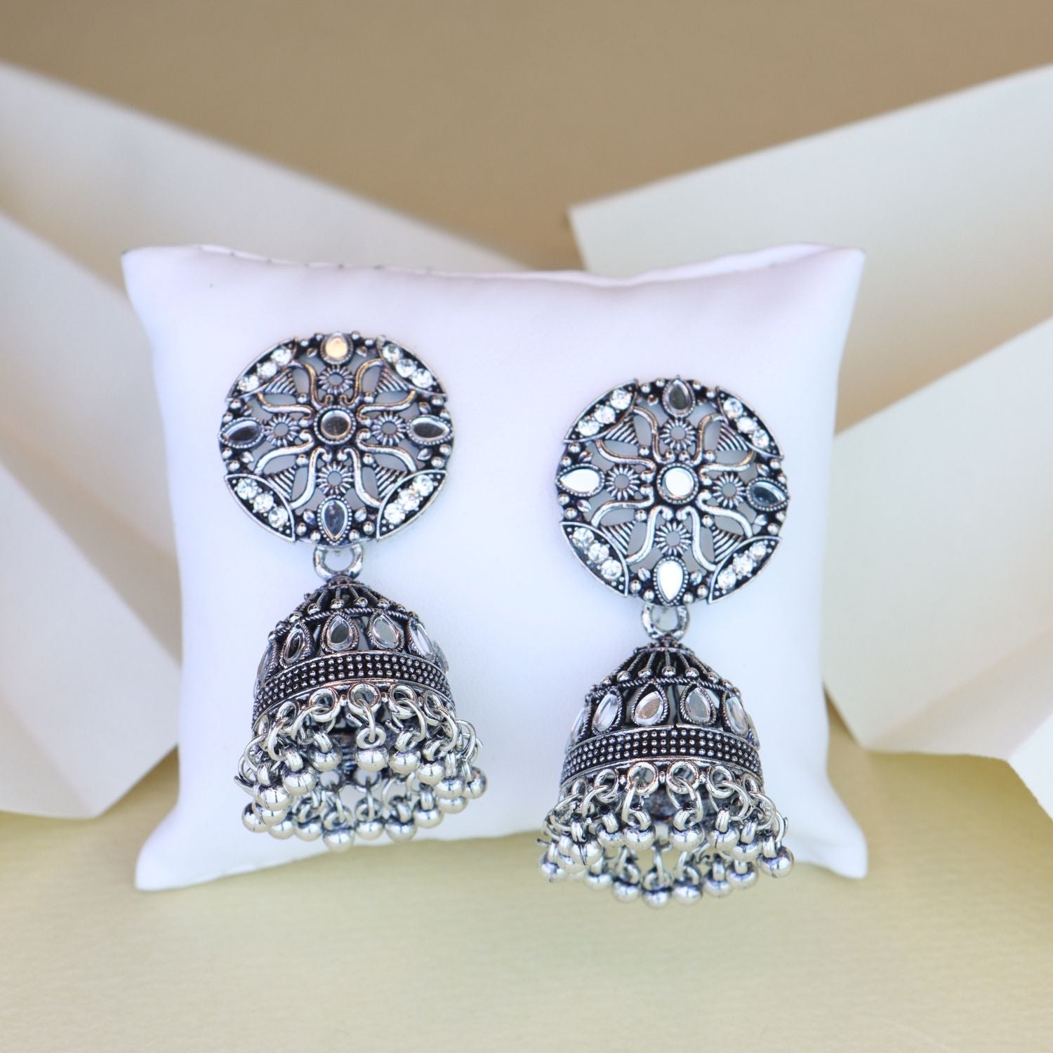 Women's 18K Silver Oxidised Traditional Kundan & Stone Studded Jhumka Earrings (E3063Ox)