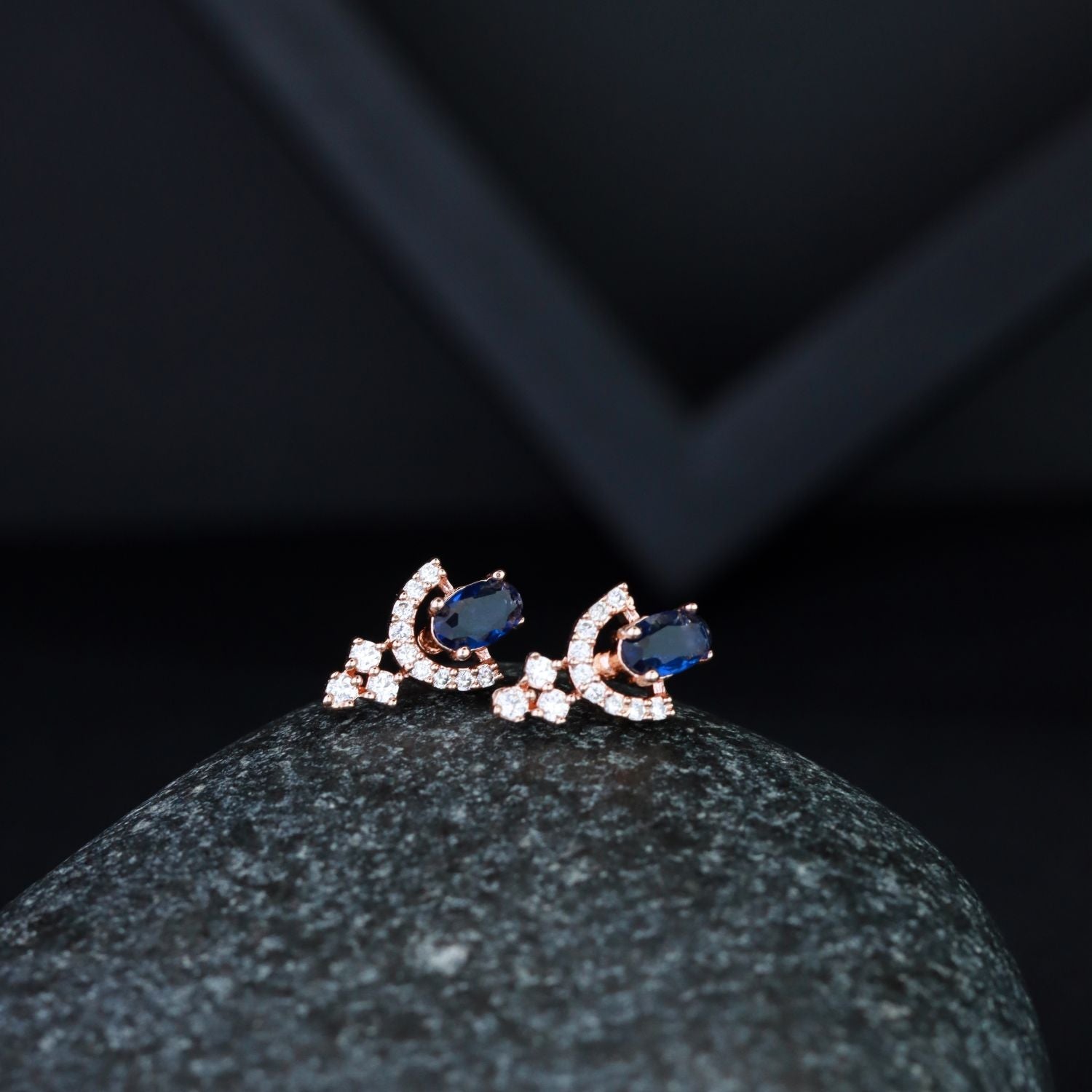 Women's Valentine'S Special 18K Rose Gold Plated Purple Cz & American Diamond Beautiful Studs Earrings (E3068Pu)
