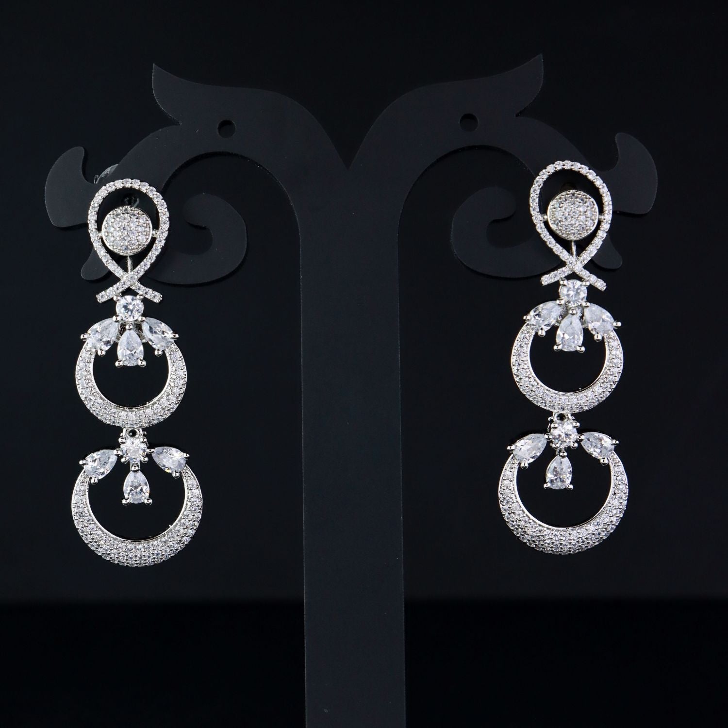 Women's Silver Plated Glittering Crystal Ad Stone Studs Earrings (E3071Zg)