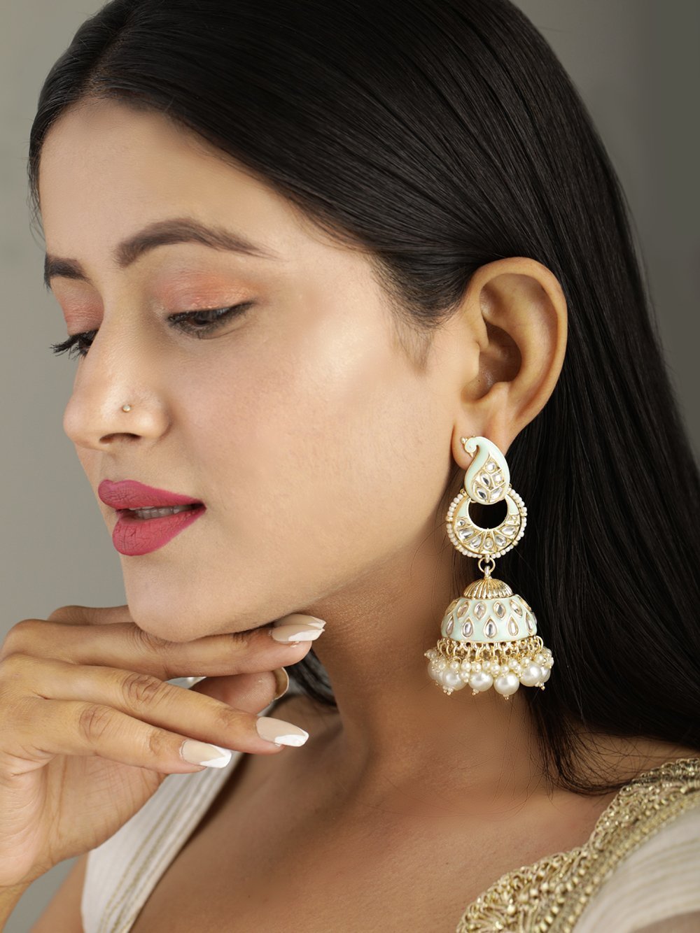 Women's Kundan Studded and beaded Jhumka Earring