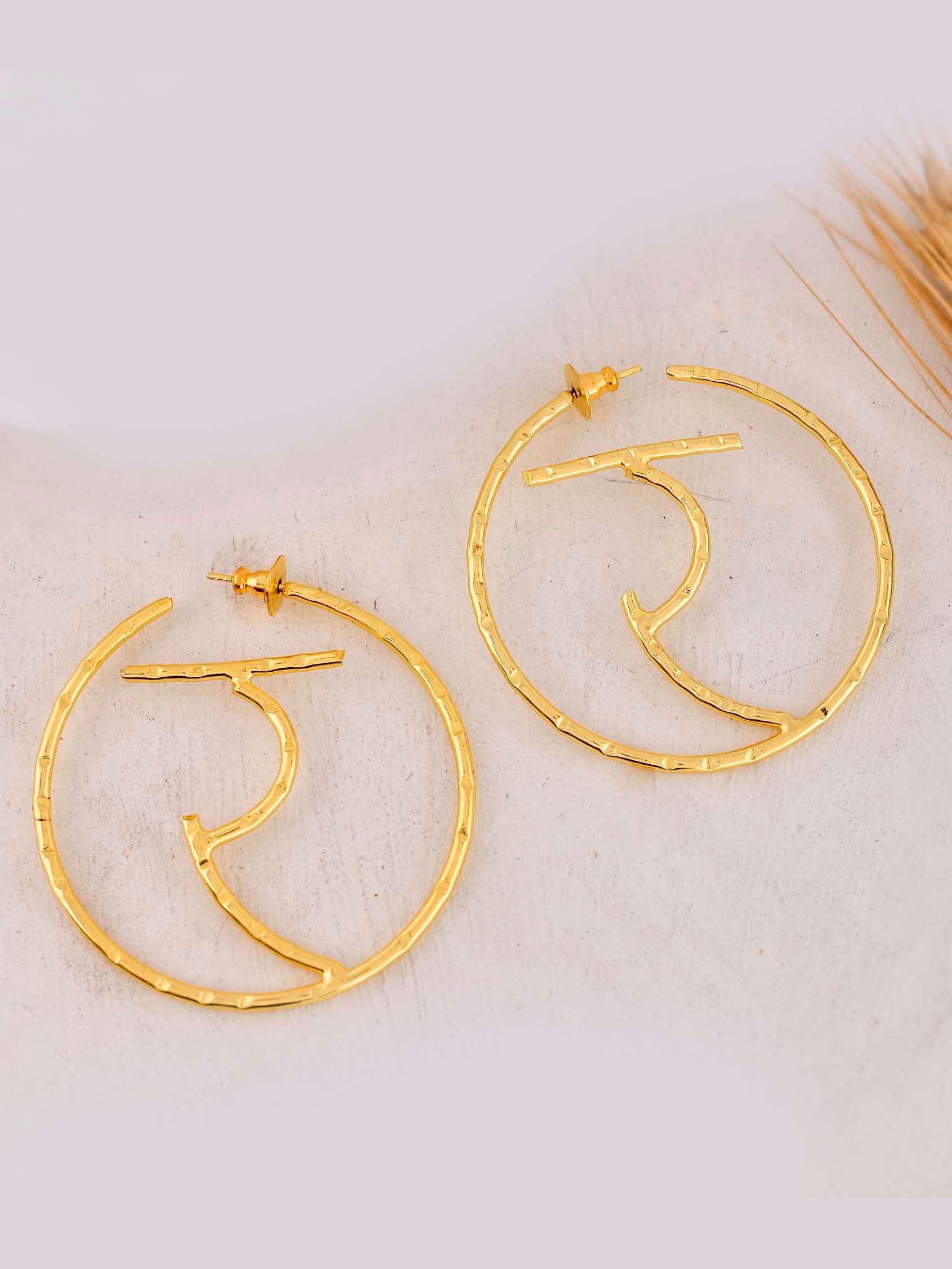 Women's Akshar Encircled Earring En15