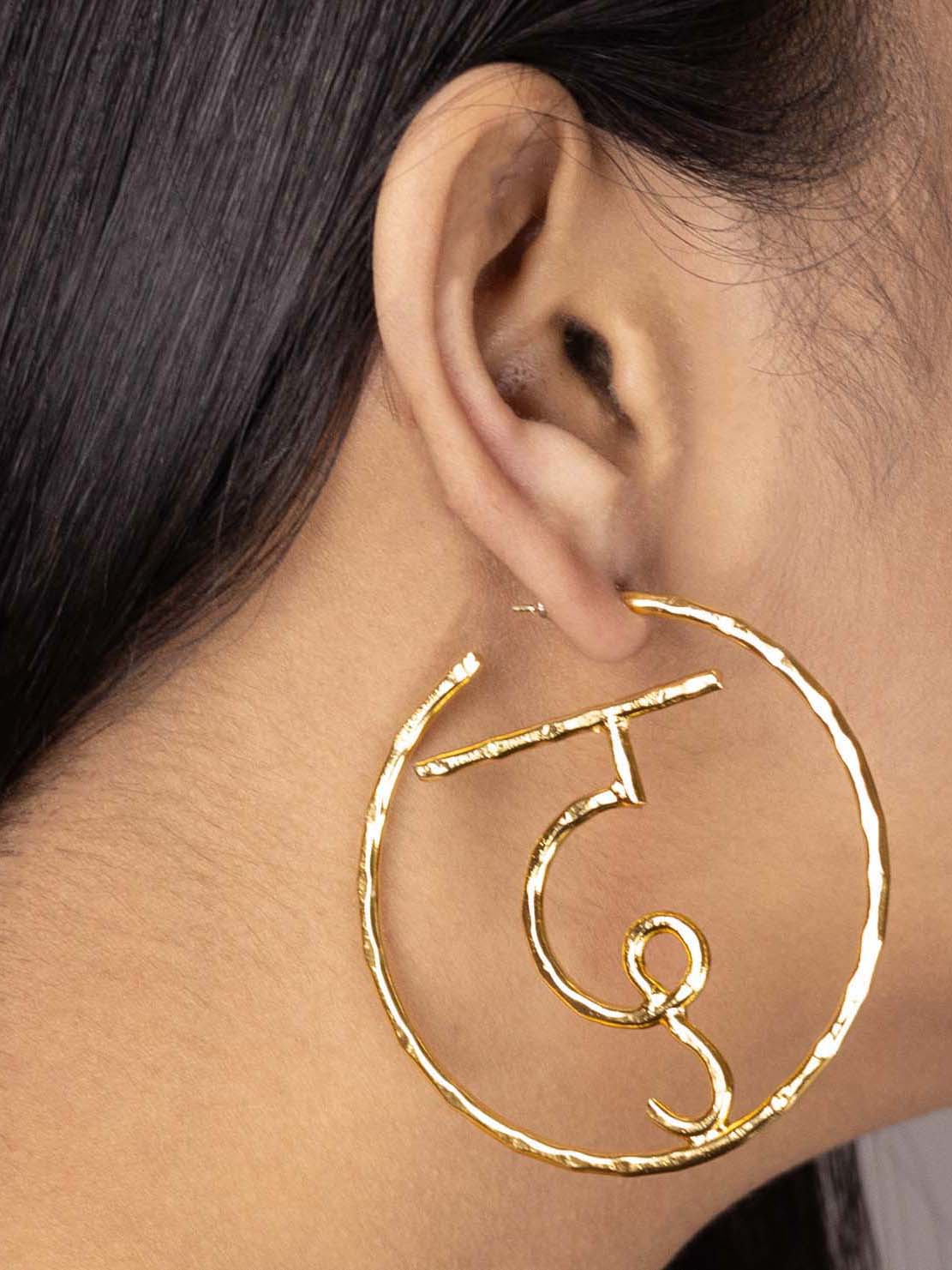 Women's Akshar Encircled Earring En4