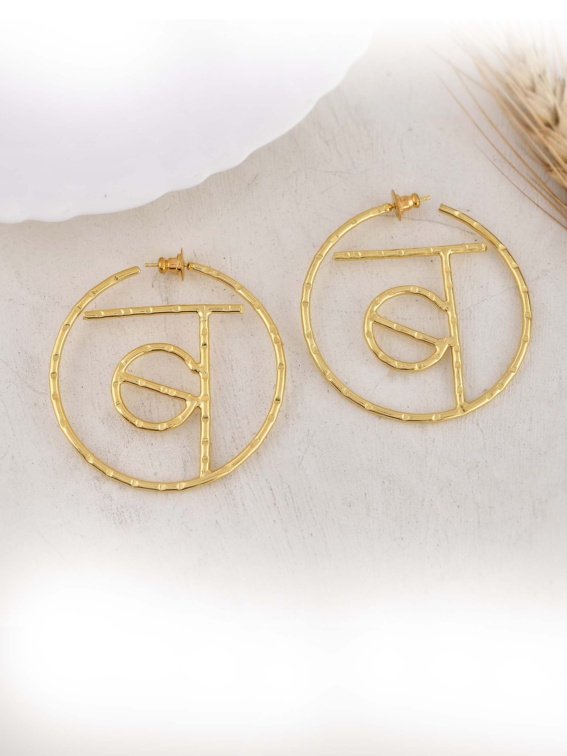 Women's Akshar Encircled Earring En8
