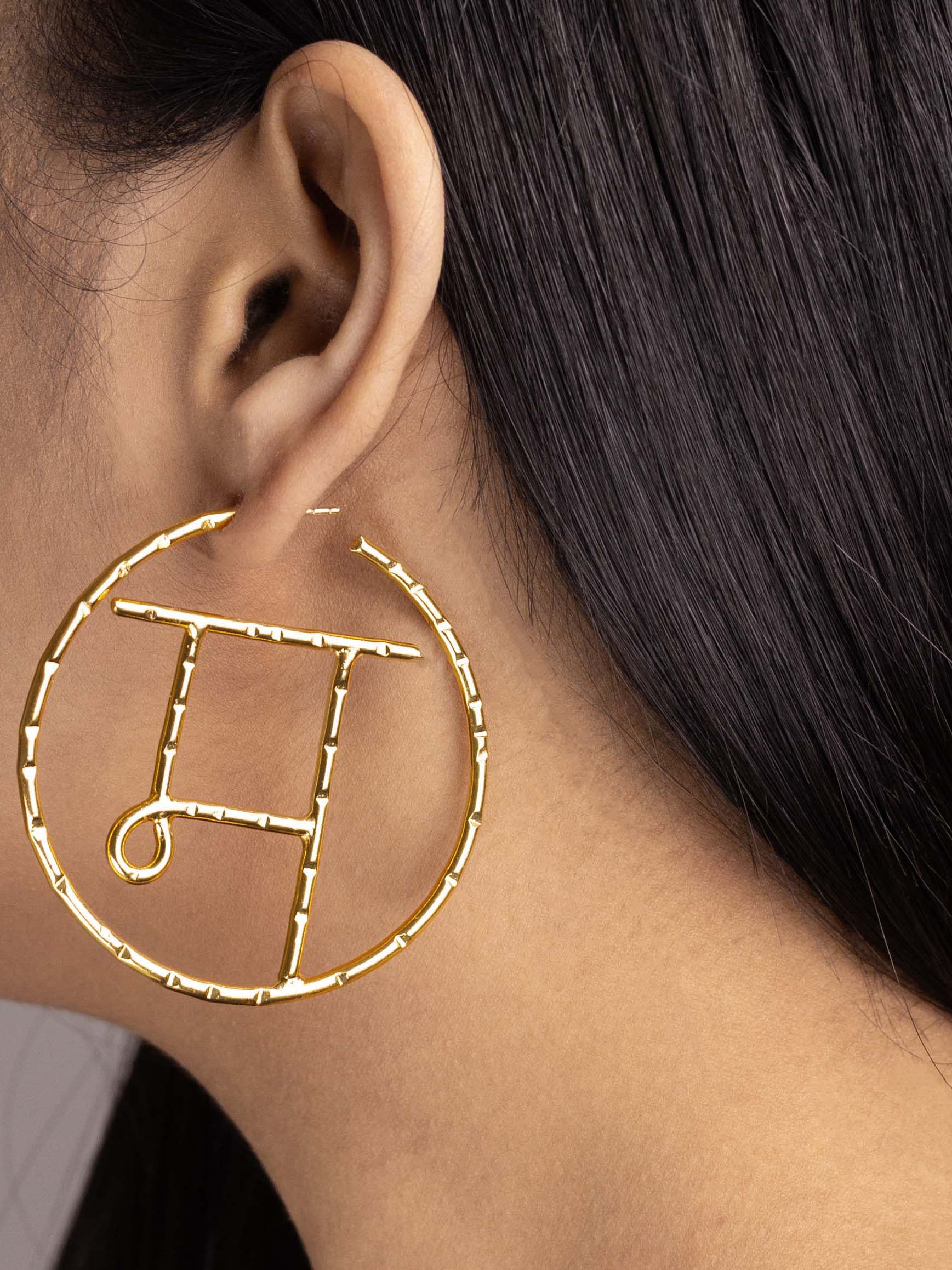 Women's Akshar Encircled Earring En11