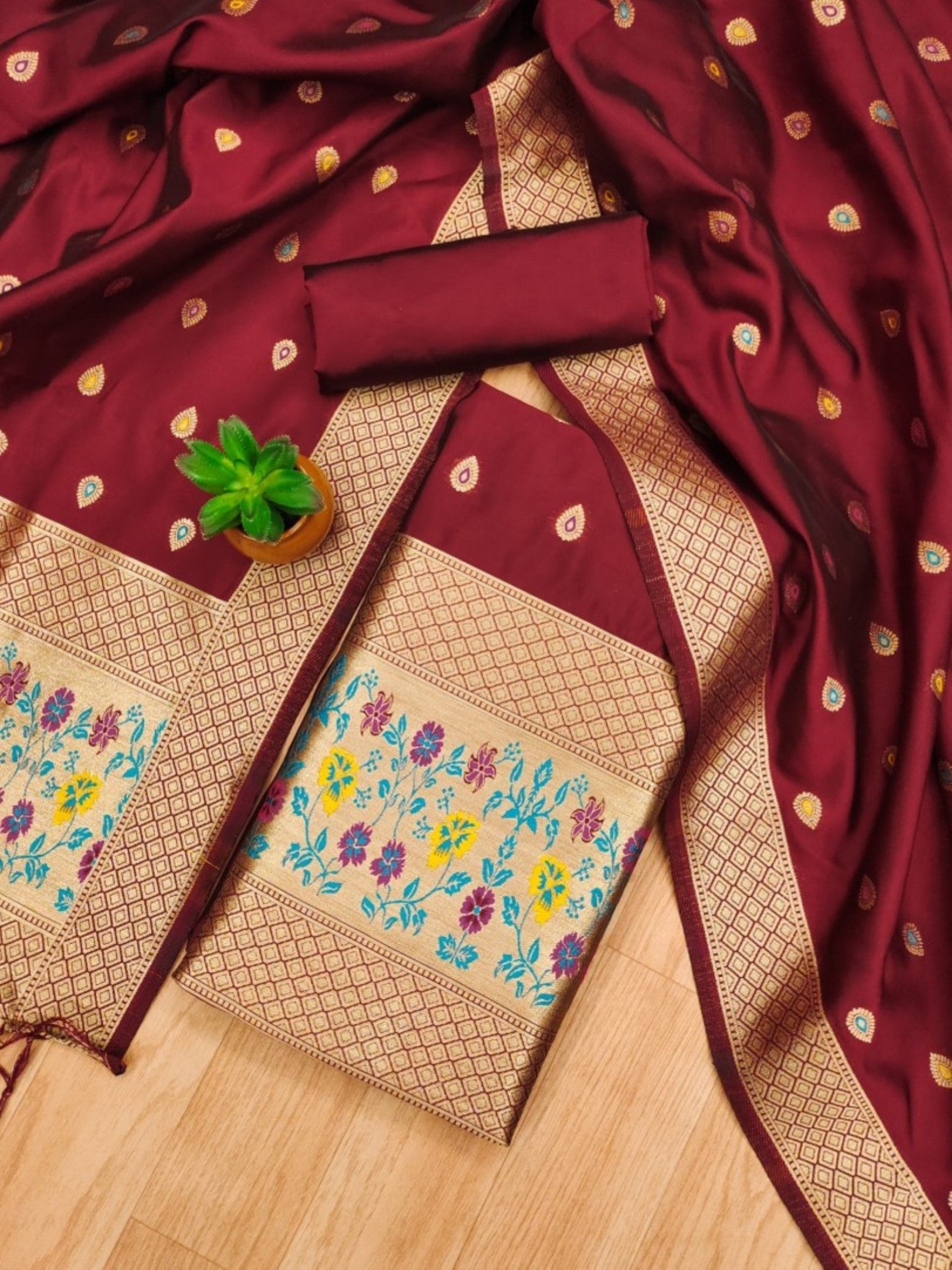 Color_Maroon