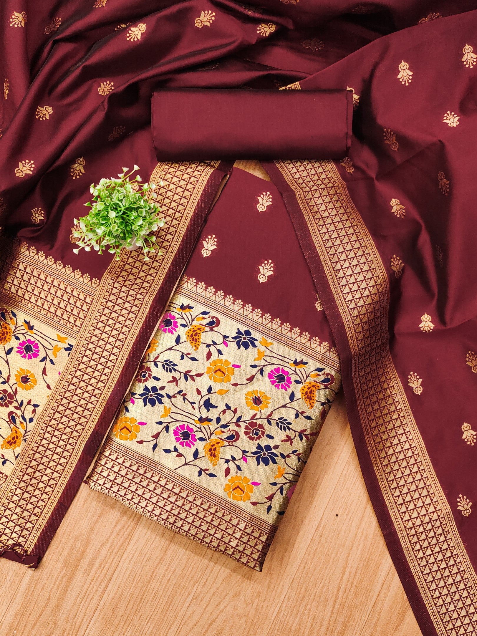 Color_Maroon