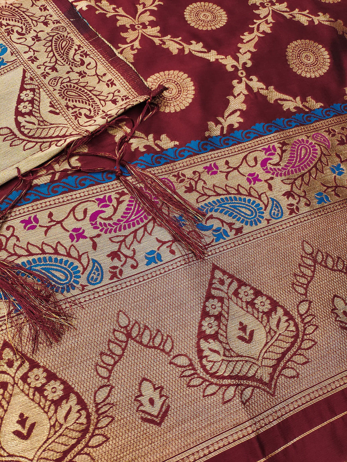 Color_Maroon