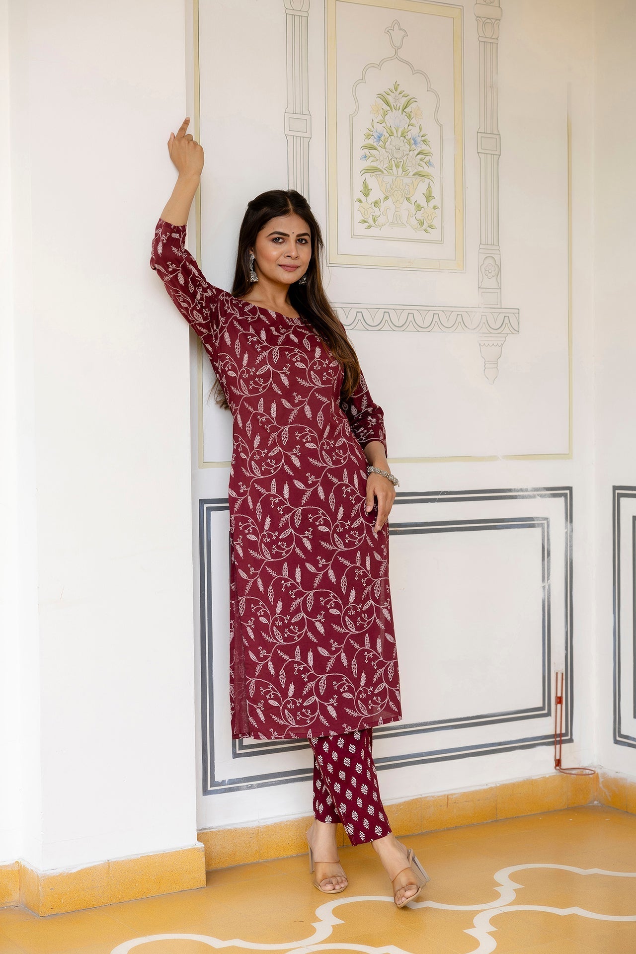 Women's Burgundy Printed Straight Kurta With Trouser - Taantav