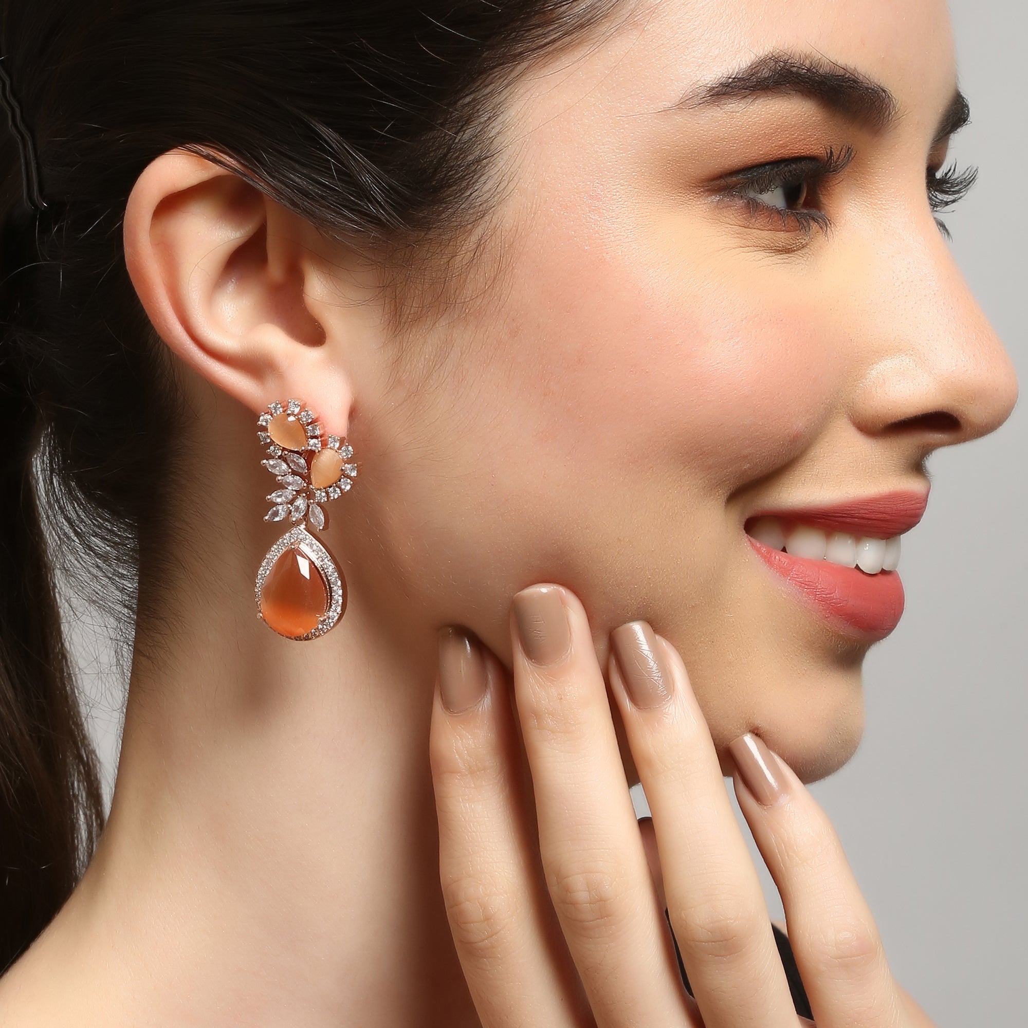 Women's Classsic American Diamond Peach tear drop earrings - Femizen