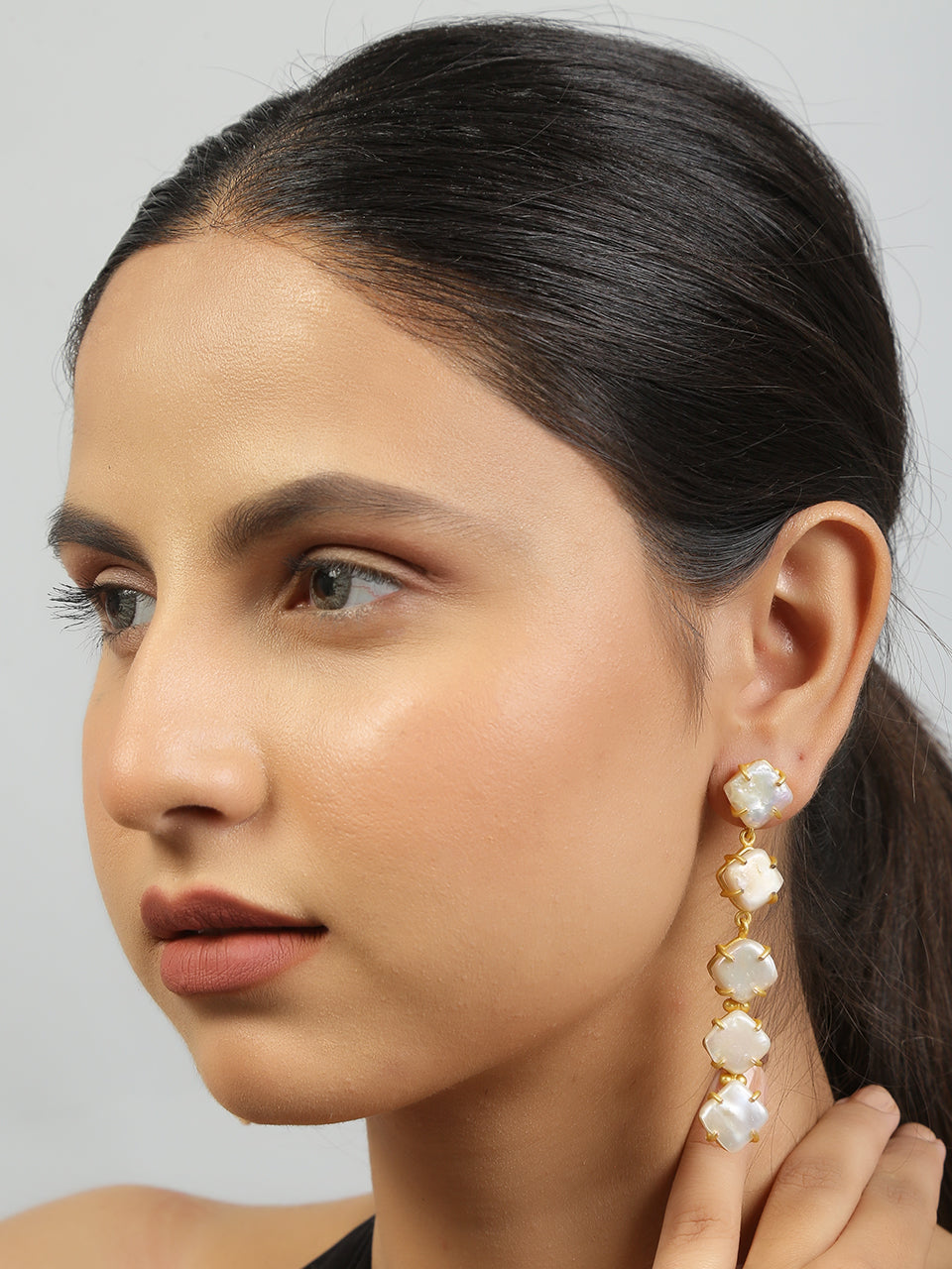 Women's Fresh Water Pearl Long Earrings - Femizen